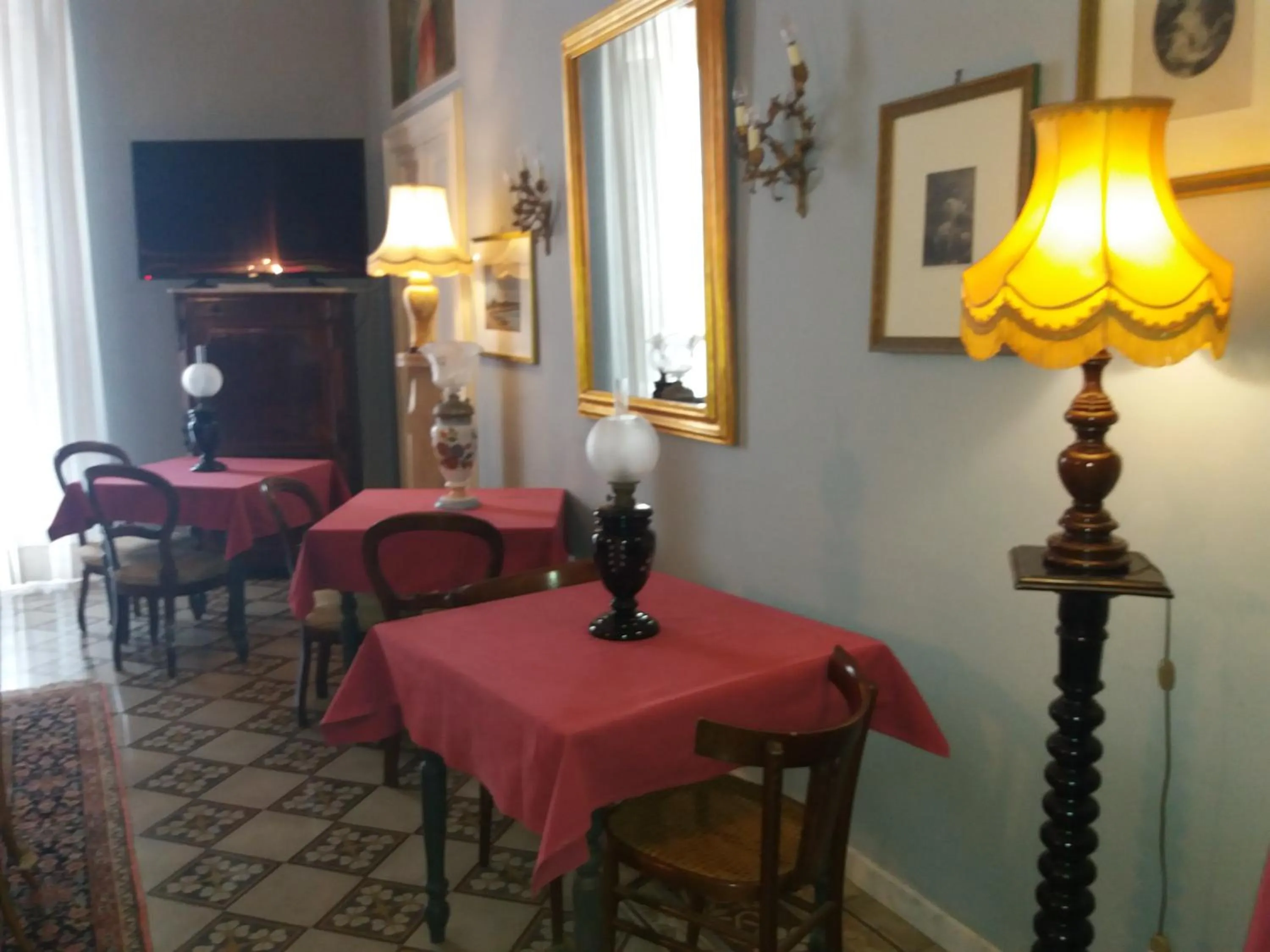 Communal lounge/ TV room in Antico Palazzo Spinola