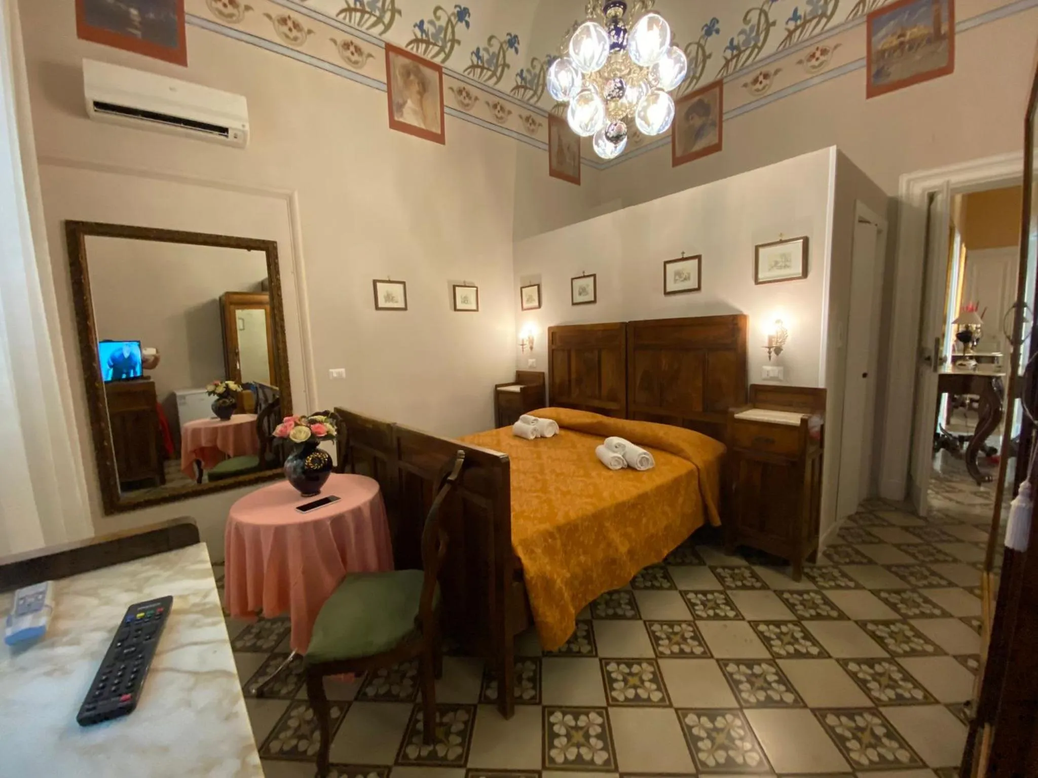 Bed in Antico Palazzo Spinola
