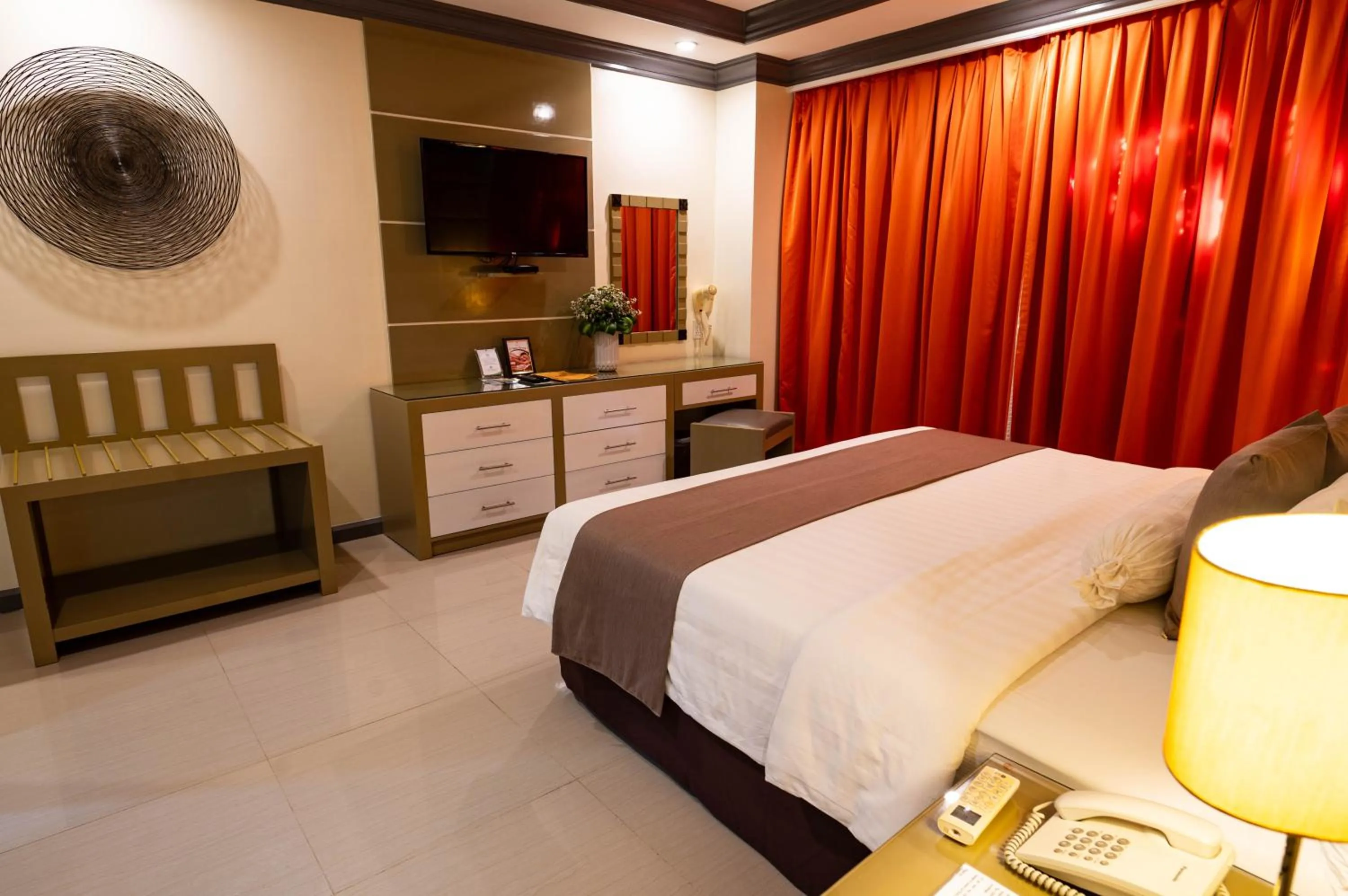 TV and multimedia, Bed in The Apo View Hotel