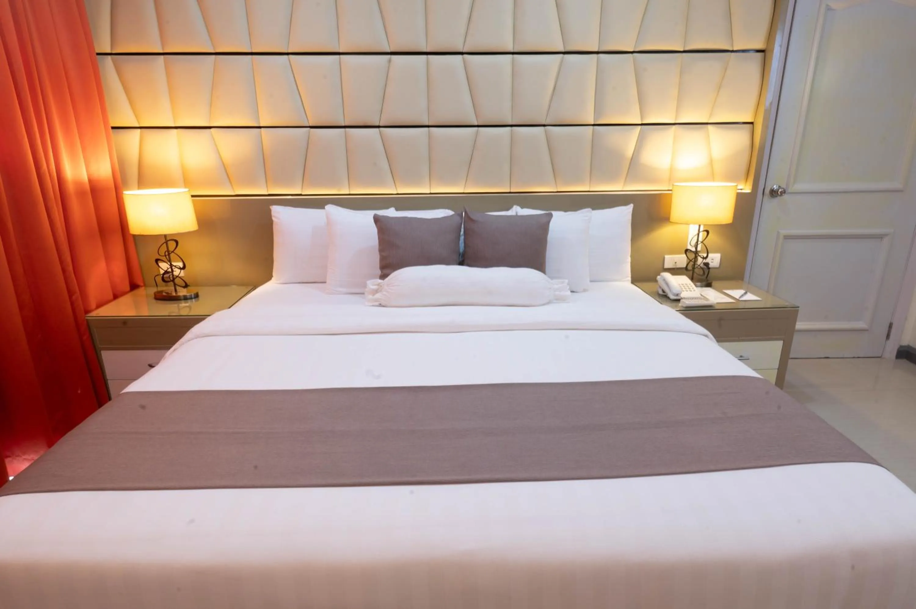 Bed in The Apo View Hotel