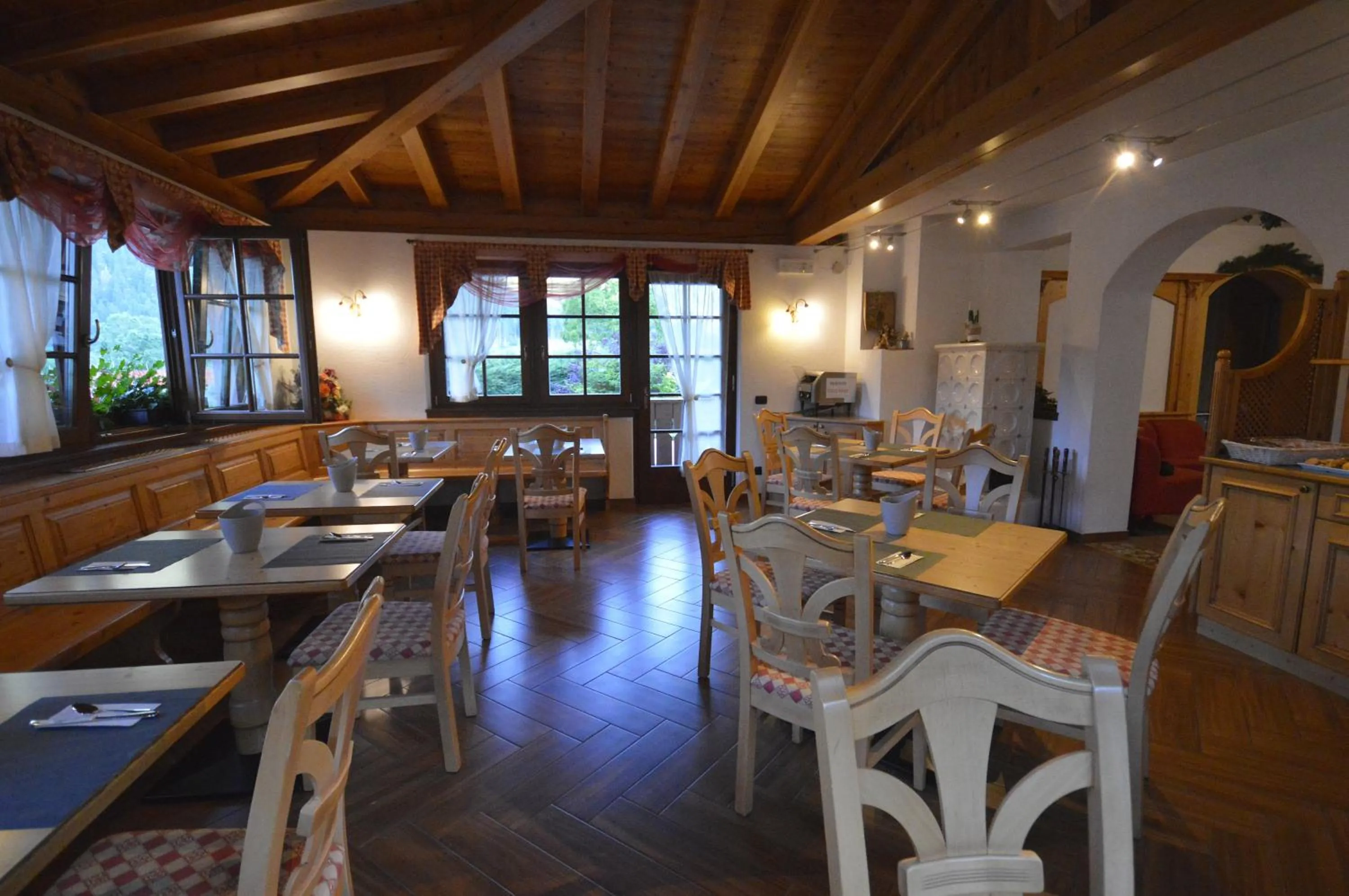 Restaurant/places to eat in Hotel Villa Fosine