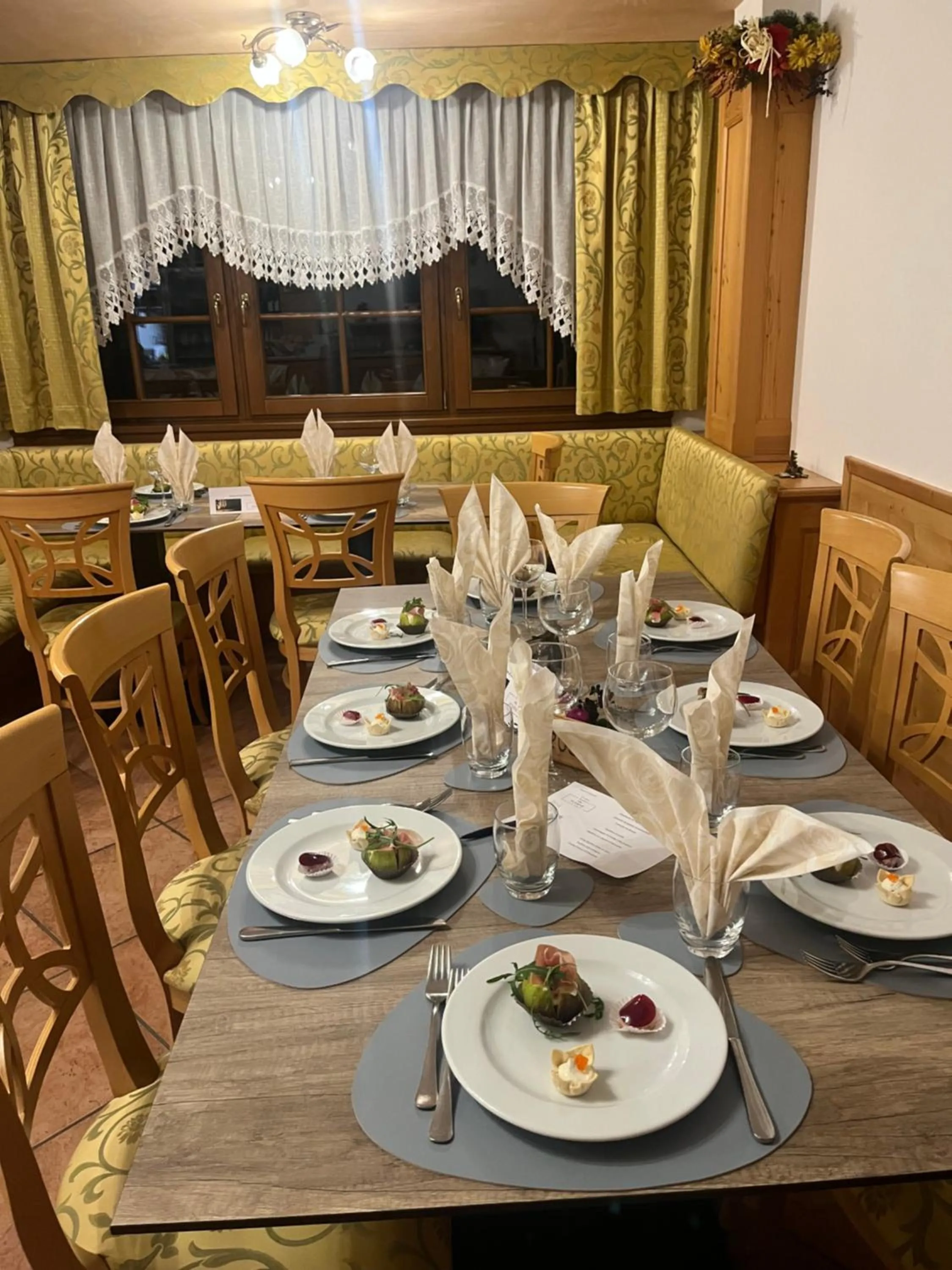 Restaurant/places to eat in Hotel Villa Fosine