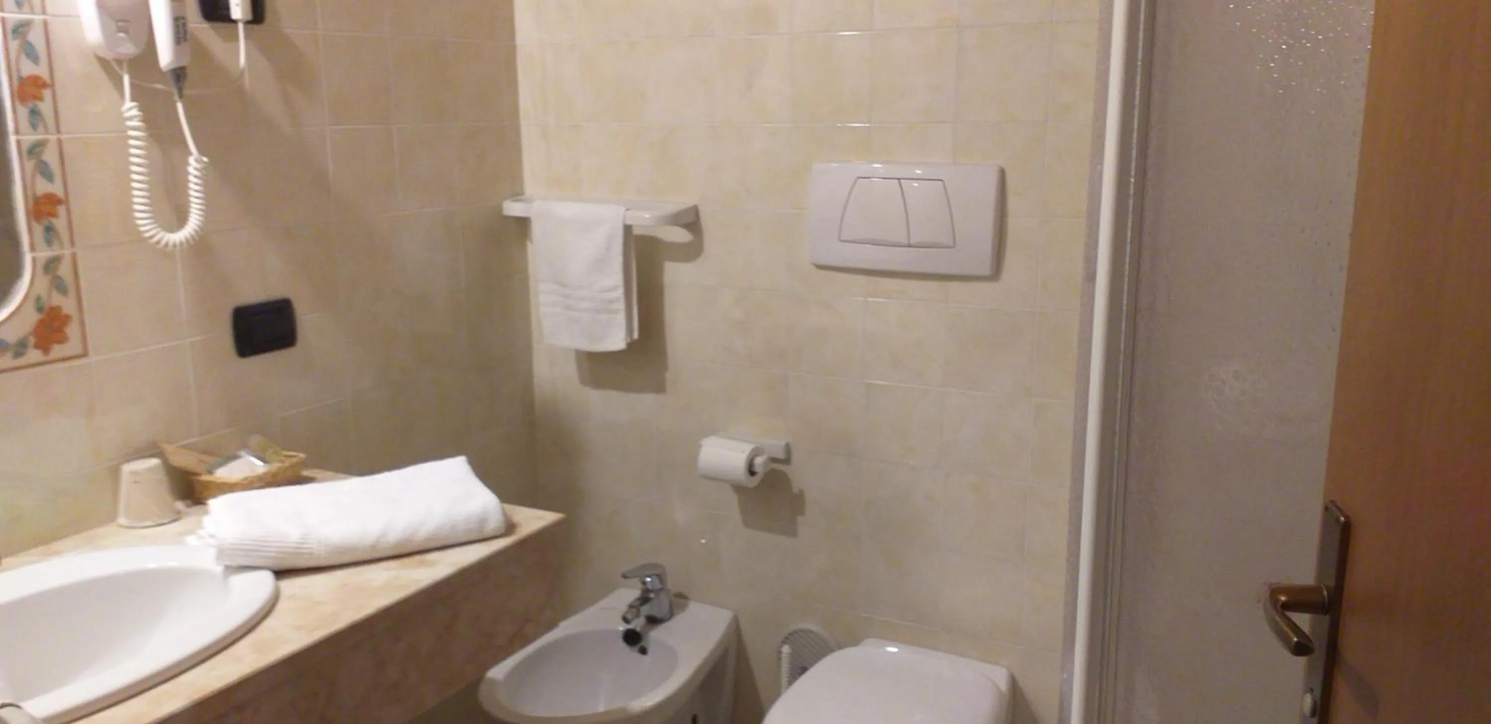 Bathroom in Hotel Villa Fosine