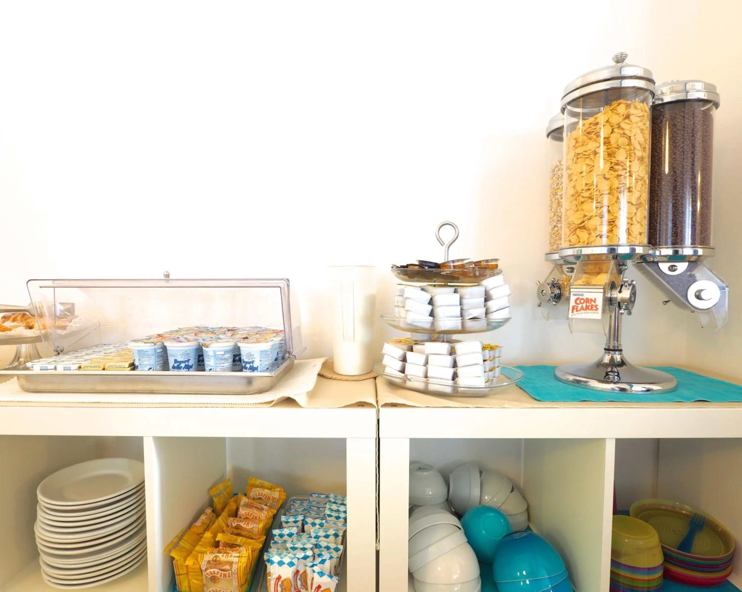 Buffet breakfast in Hotel Dante