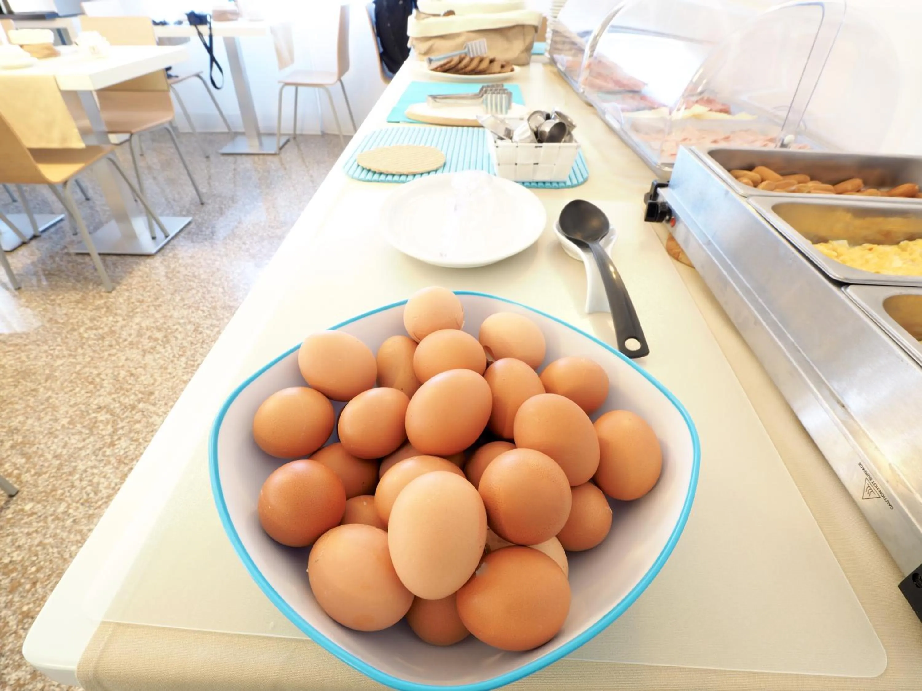 Buffet breakfast in Hotel Dante