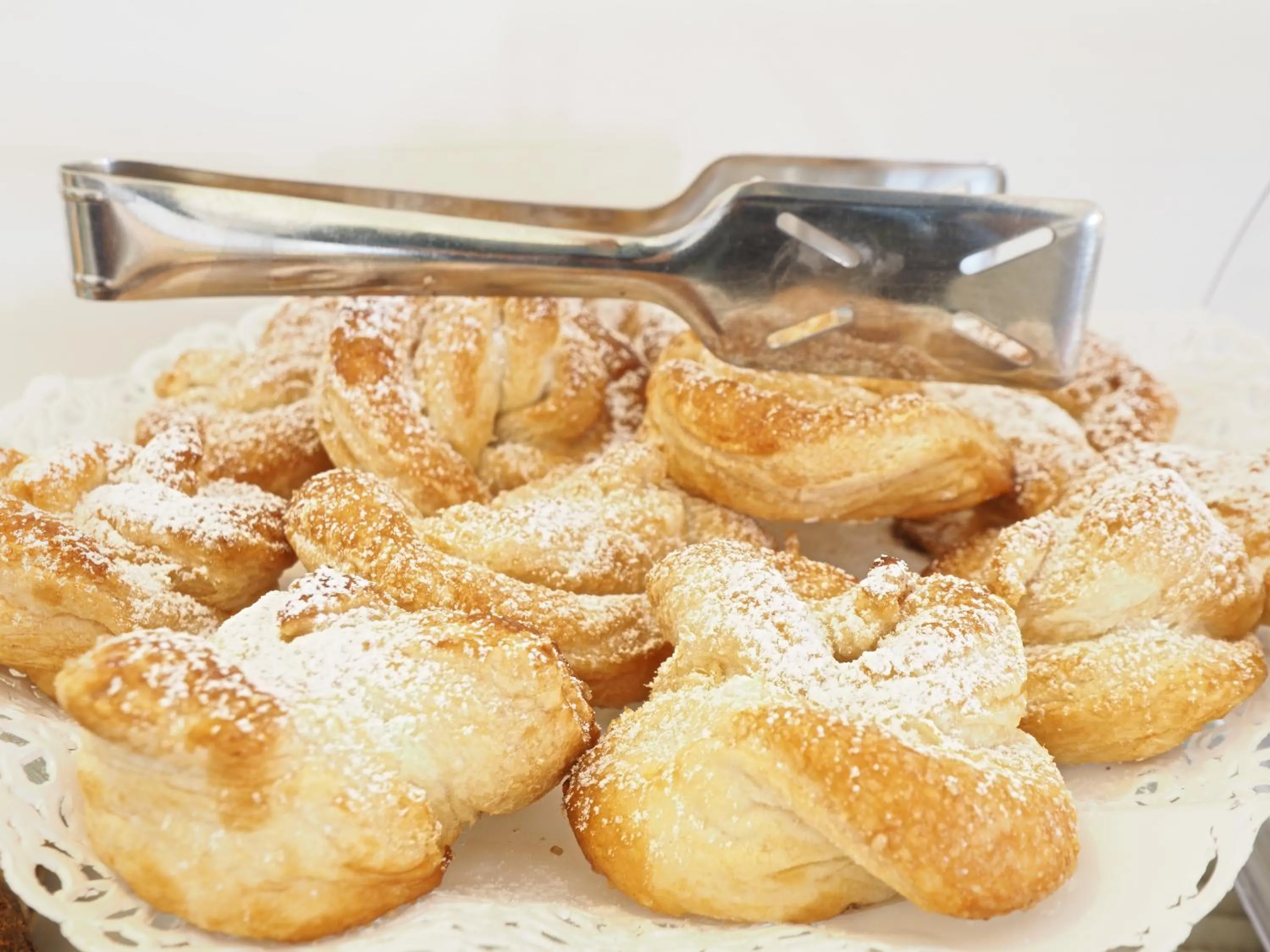 Buffet breakfast in Hotel Dante