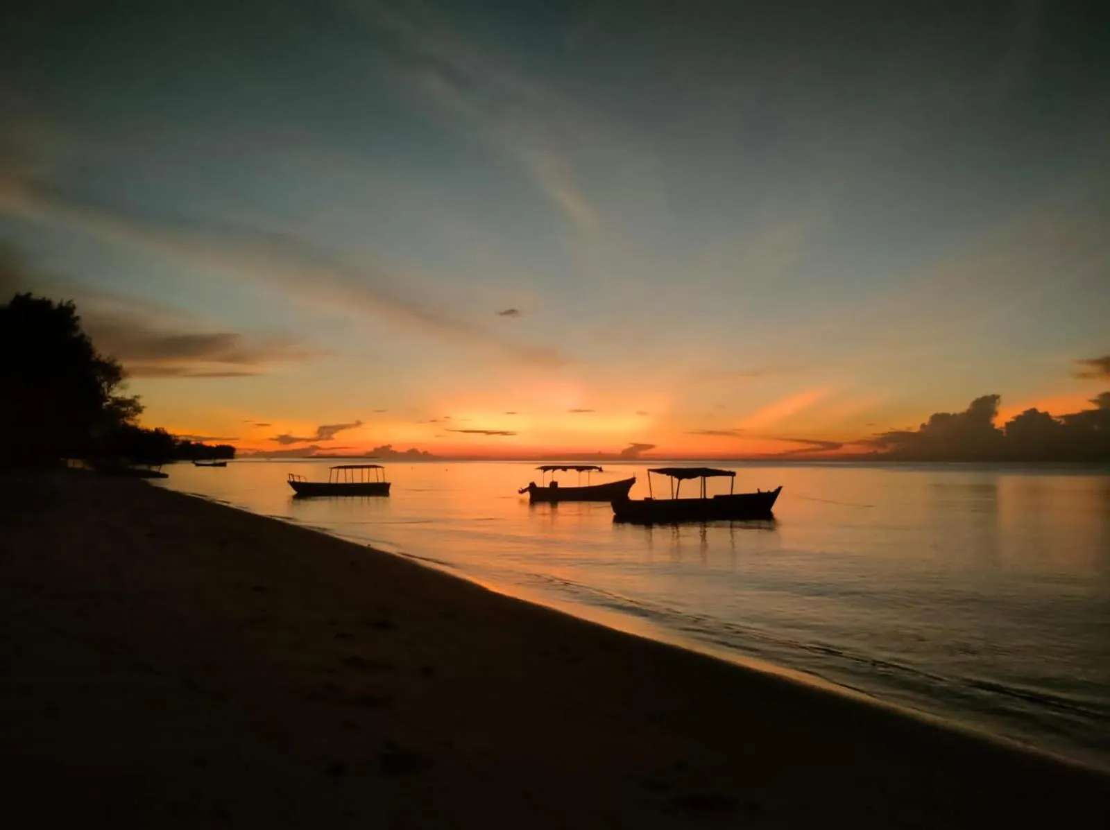Juani beach bungalows