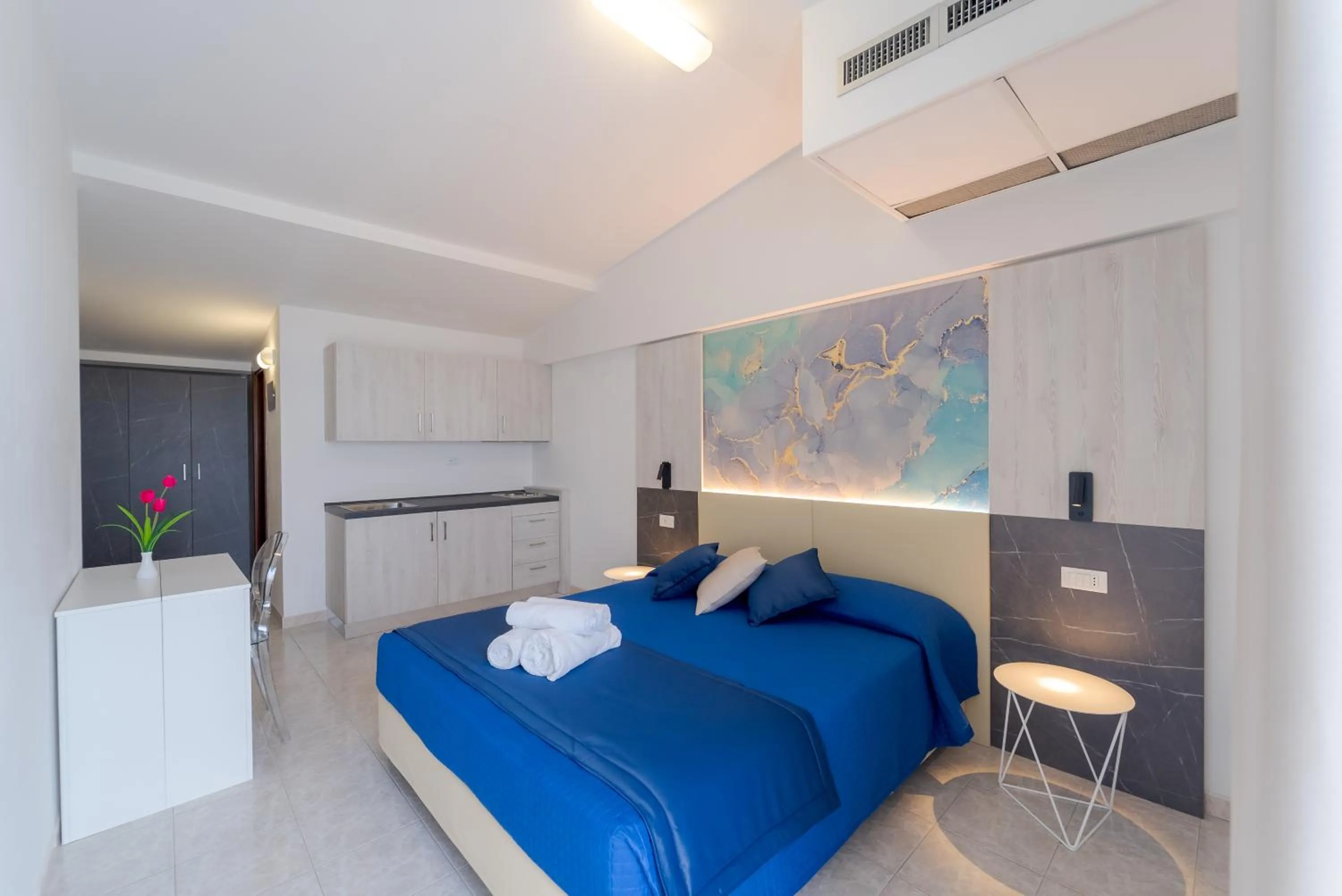 hair dresser, Bed in Hotel Beach