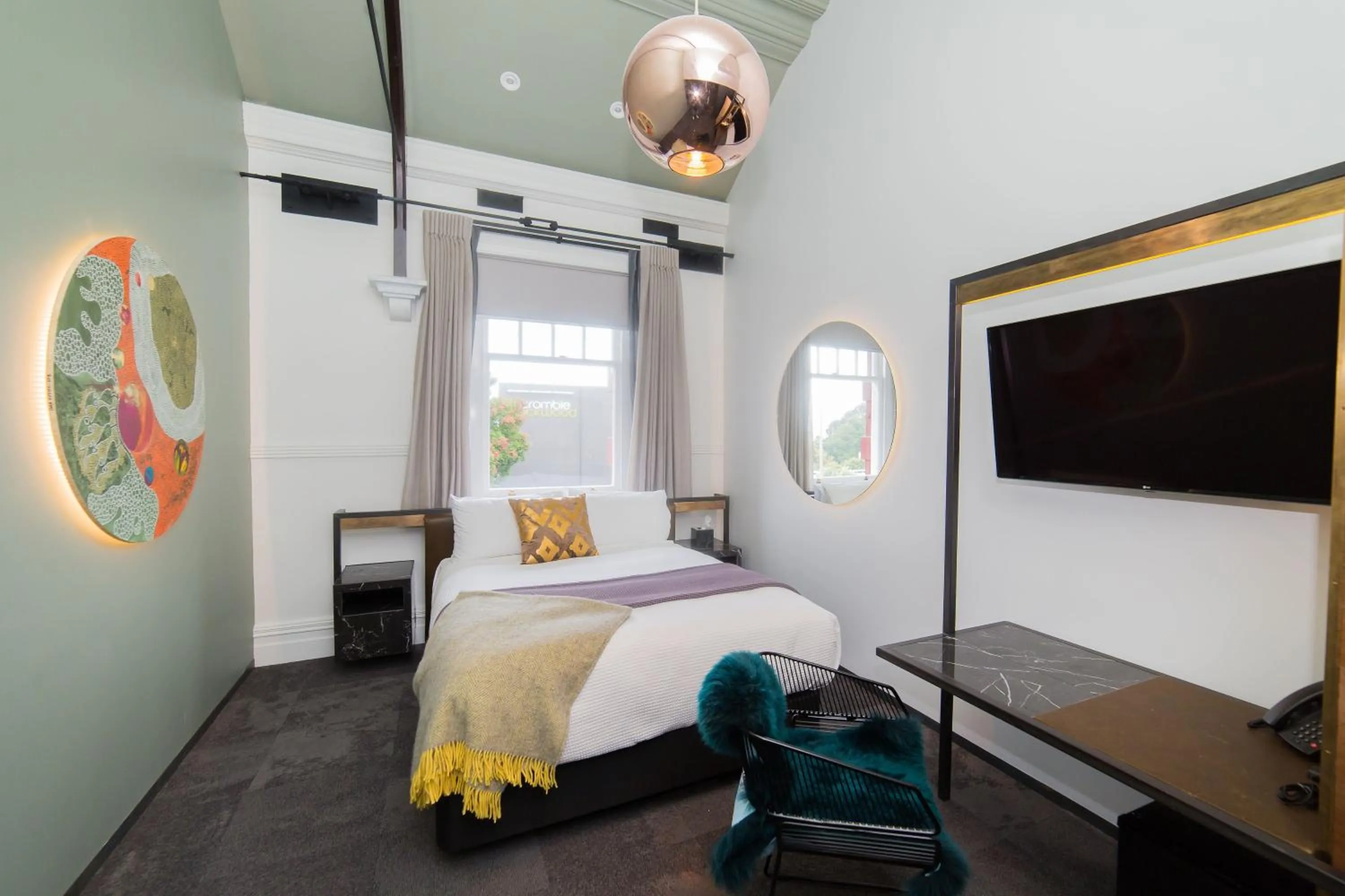 TV and multimedia, Bed in Clarence Boutique Hotel