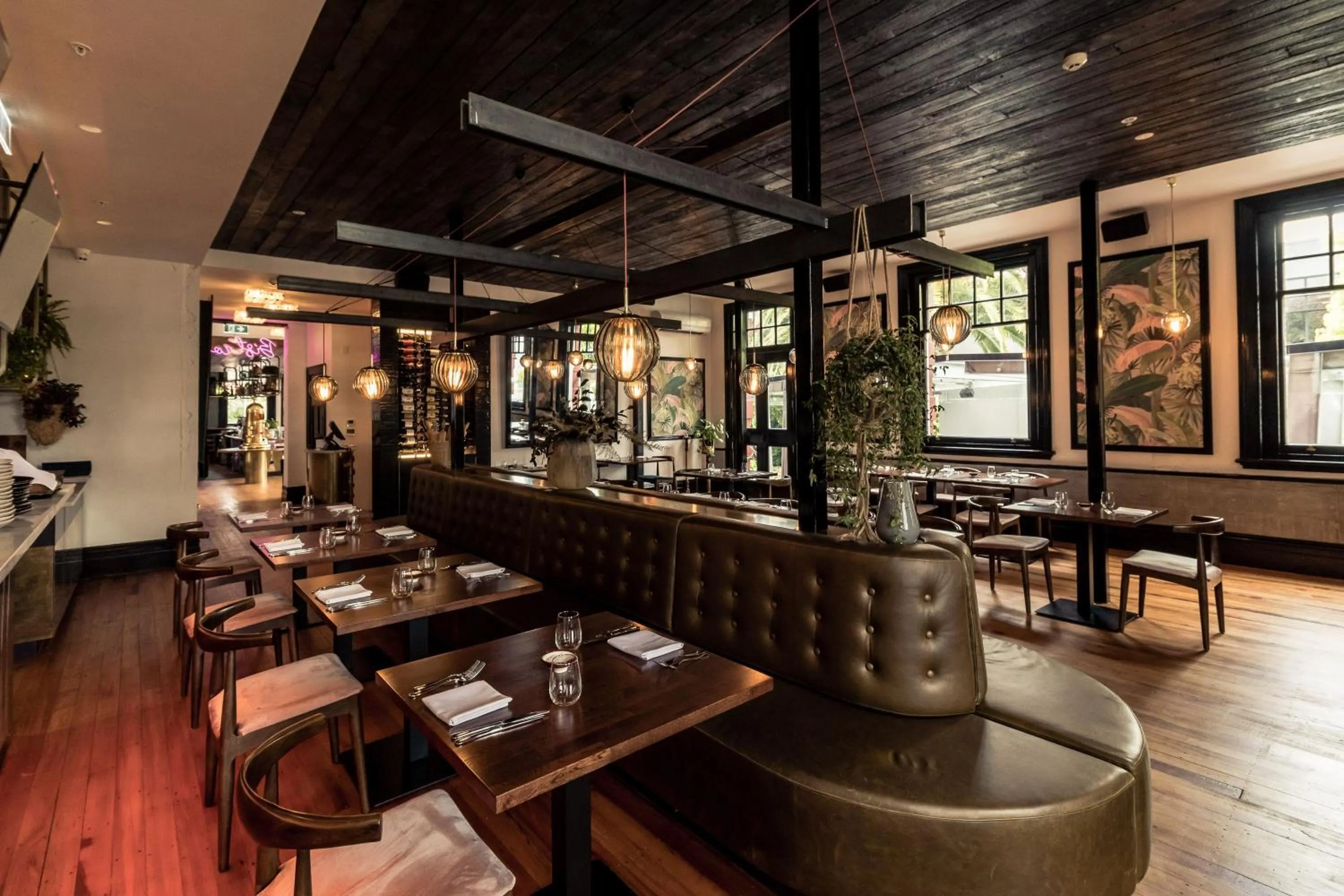 Restaurant/places to eat in Clarence Boutique Hotel