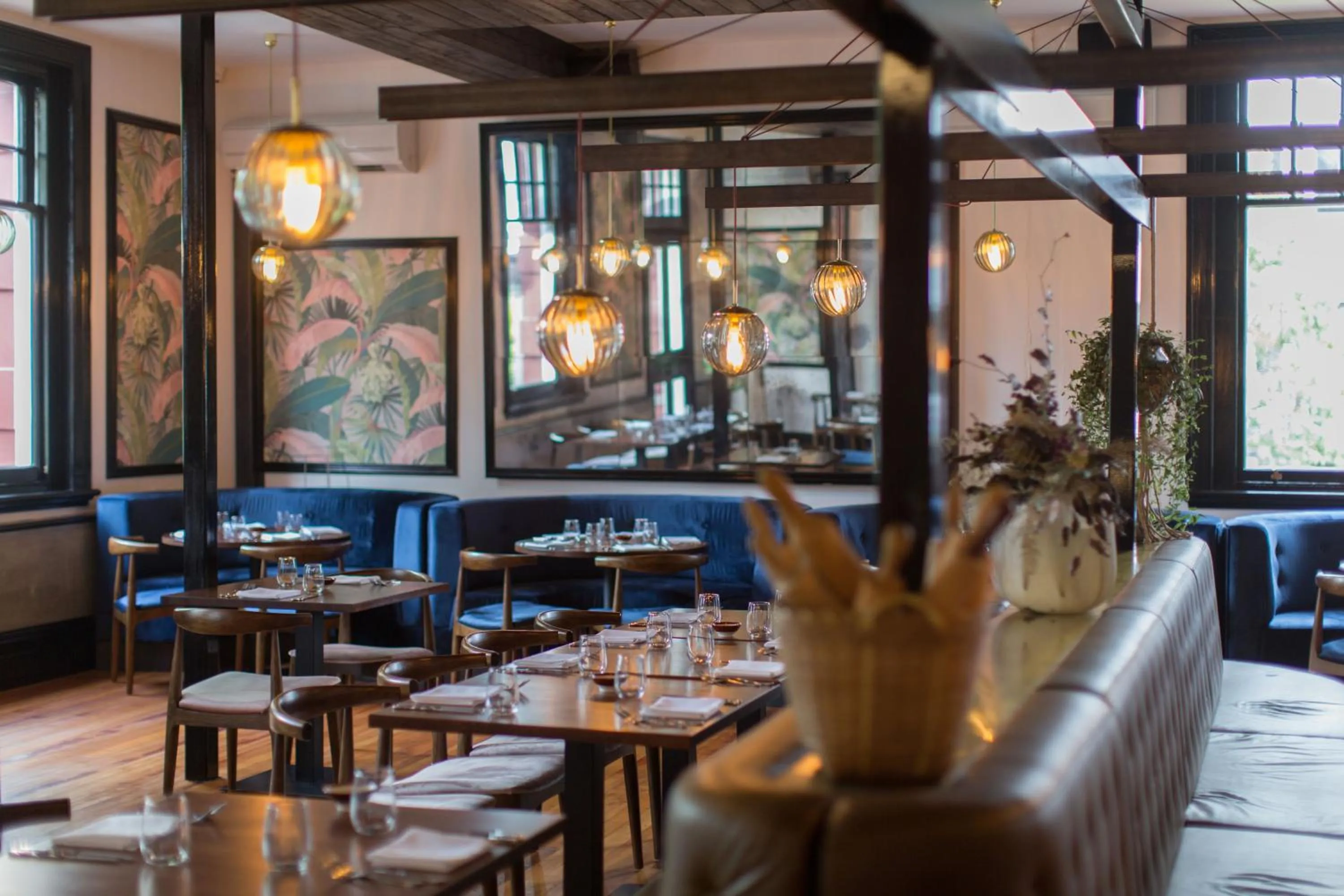 Restaurant/places to eat in Clarence Boutique Hotel