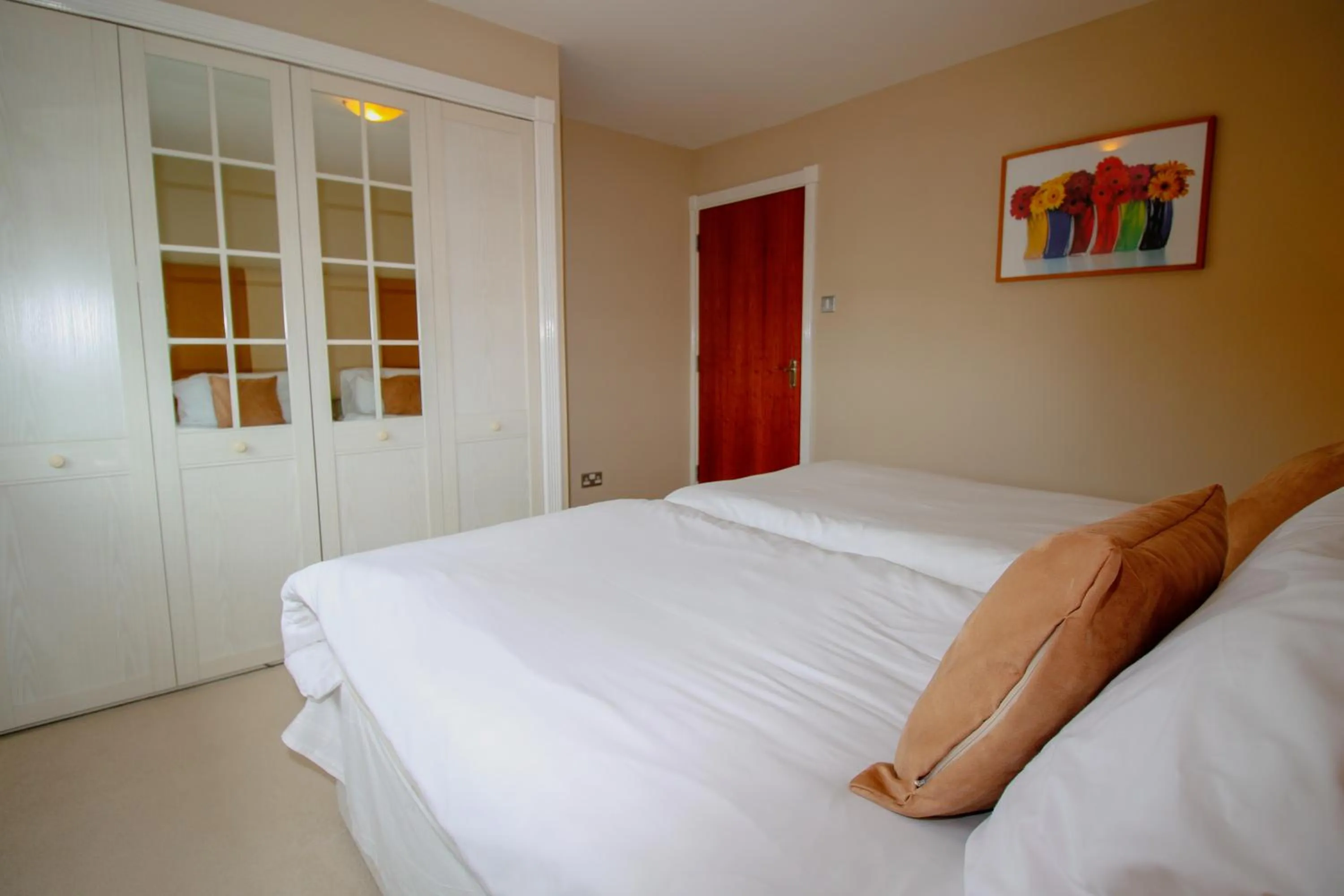 Bed in Turnberry Apartments