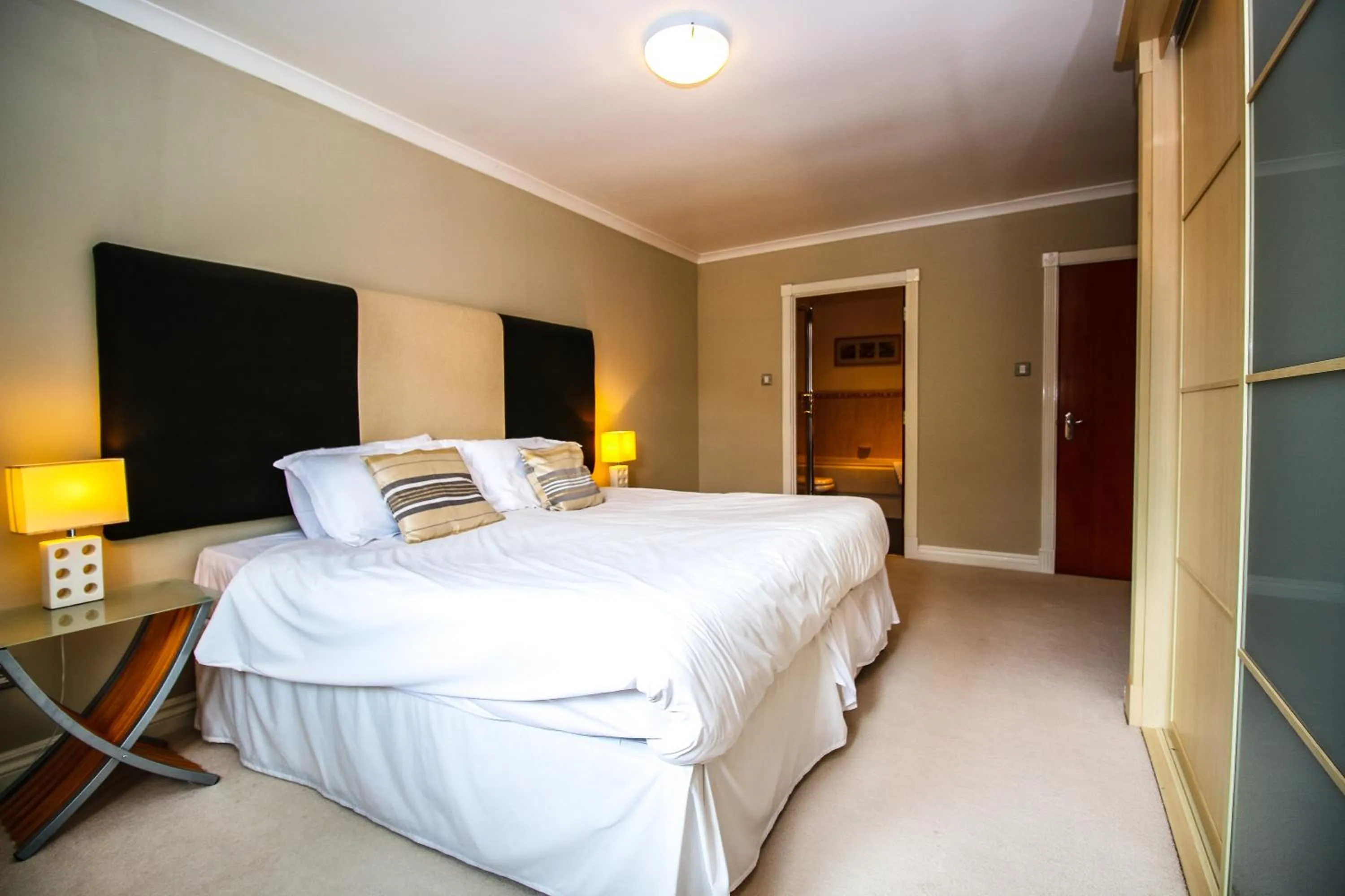 Bed in Turnberry Apartments