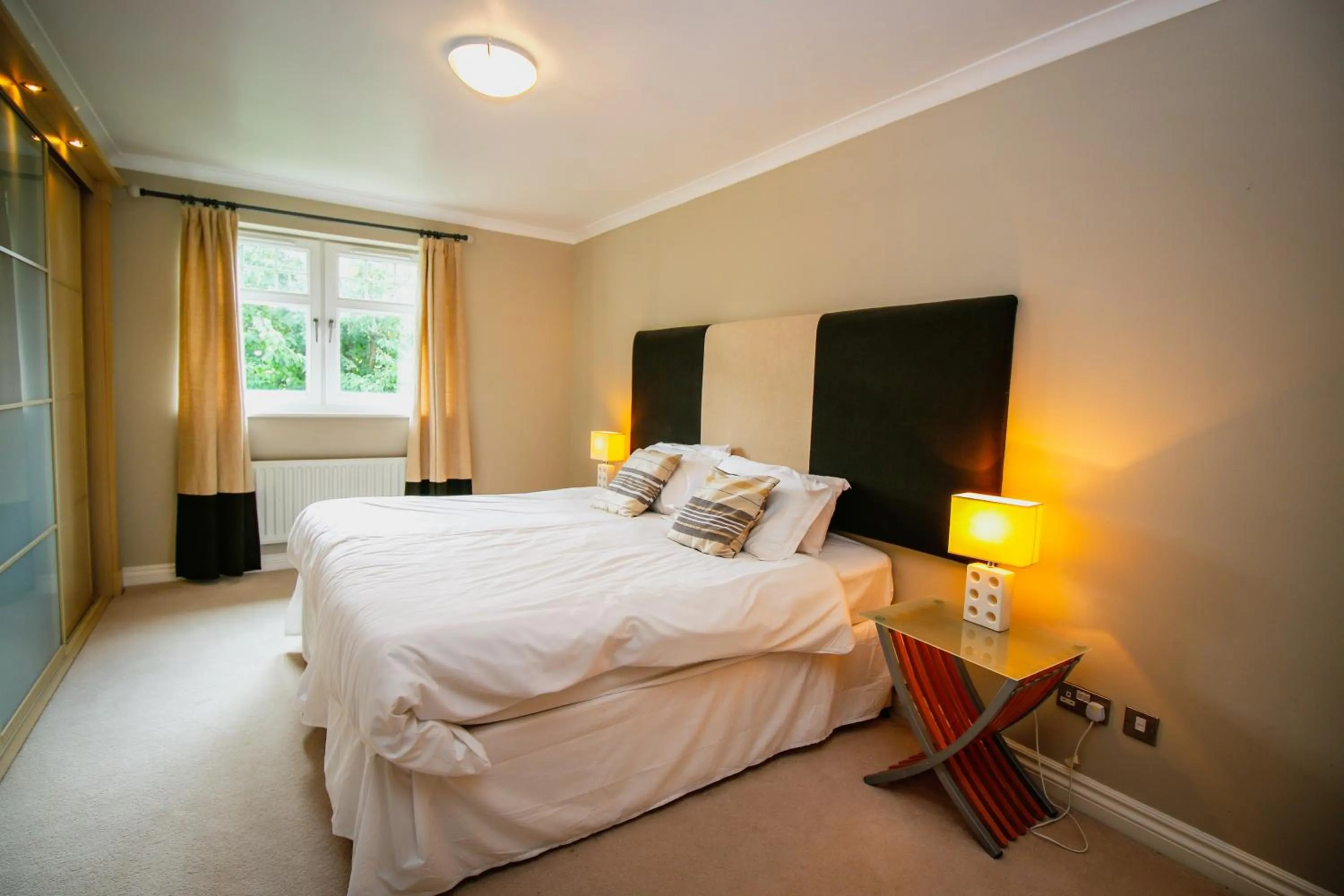 Bed in Turnberry Apartments