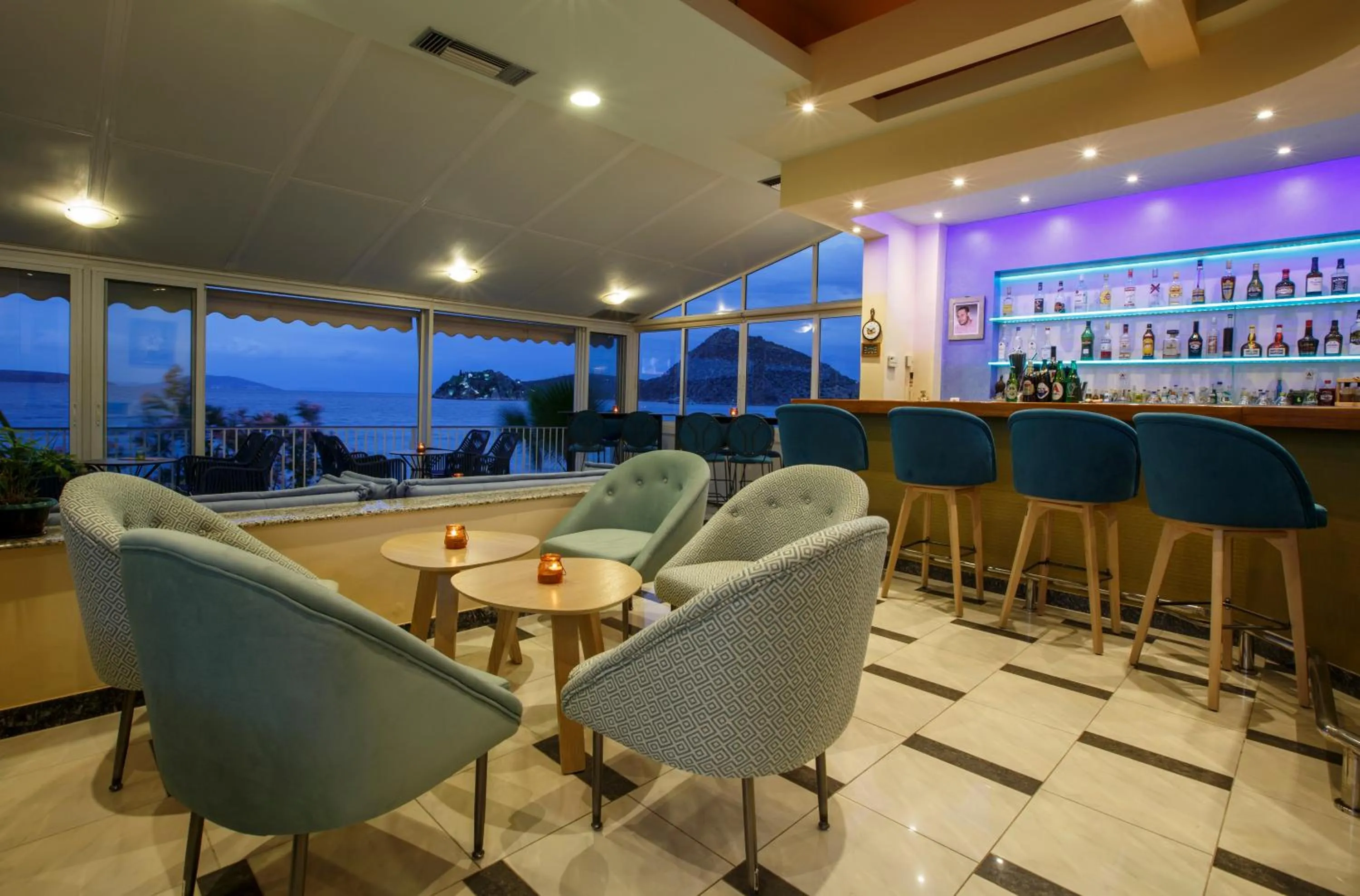 Lounge or bar in Hotel Tolo