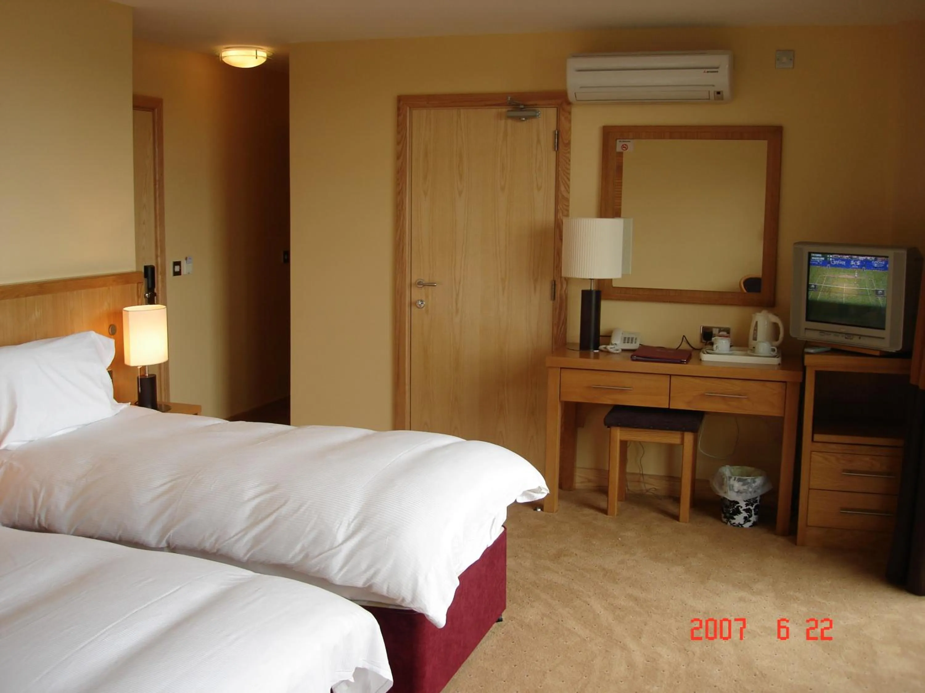 Photo of the whole room, Bed in Upton Court Hotel