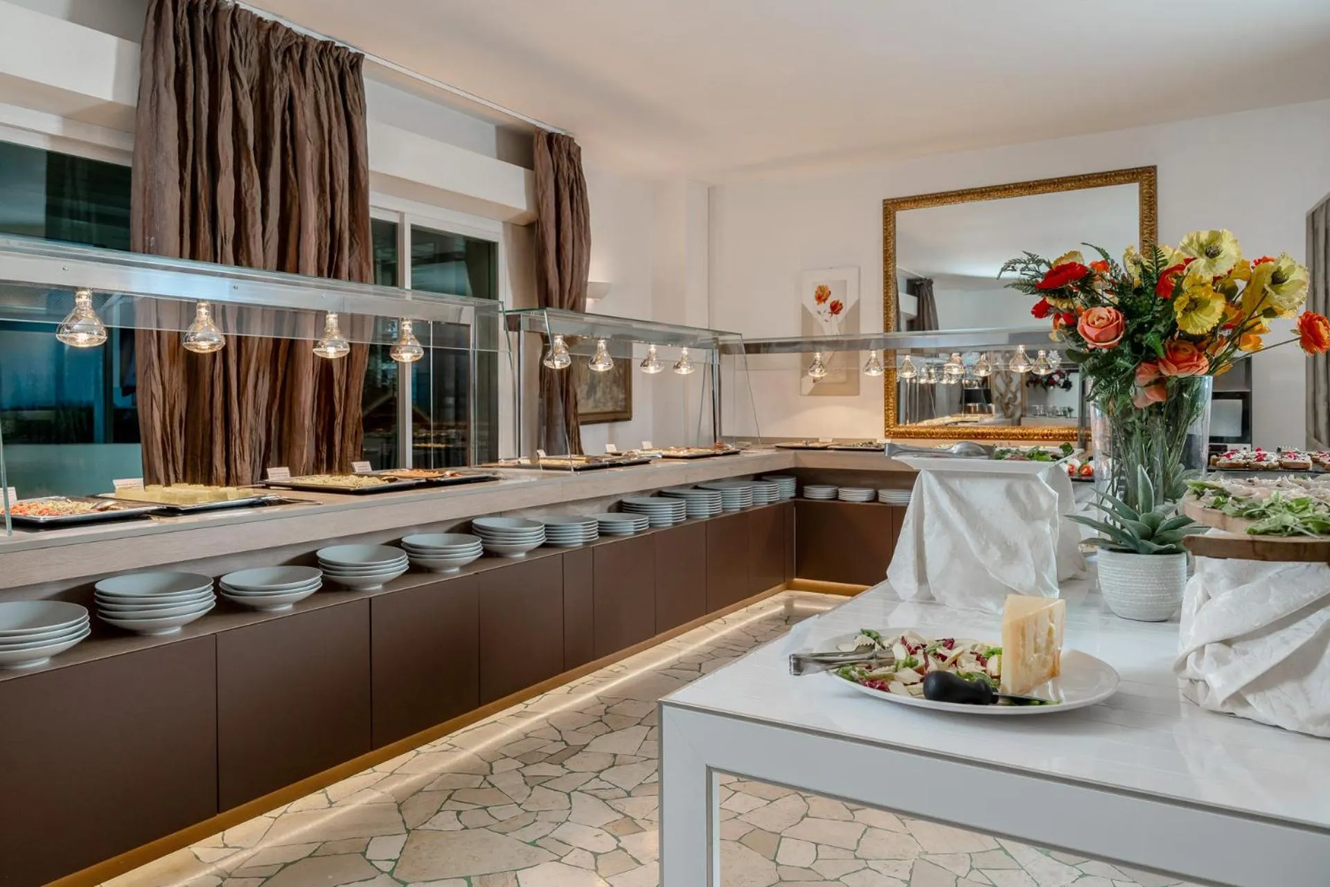 Food and drinks in Hotel Ca' Bianca