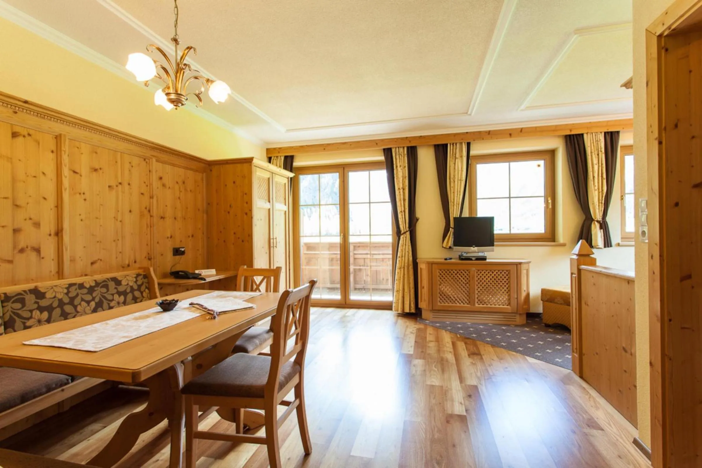 TV and multimedia in Rimlhof by A CASA