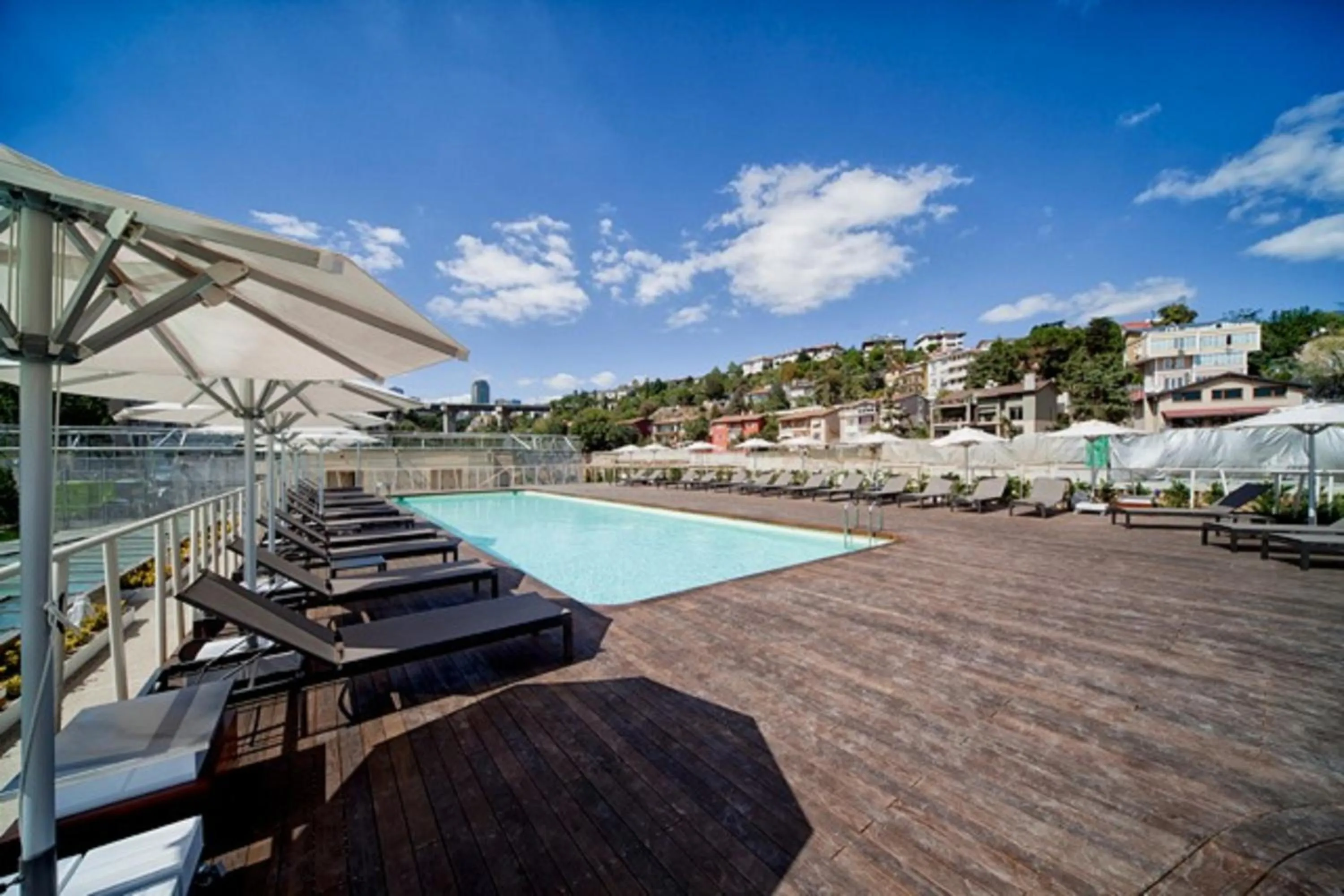 Swimming pool in Ortakoy Aparts