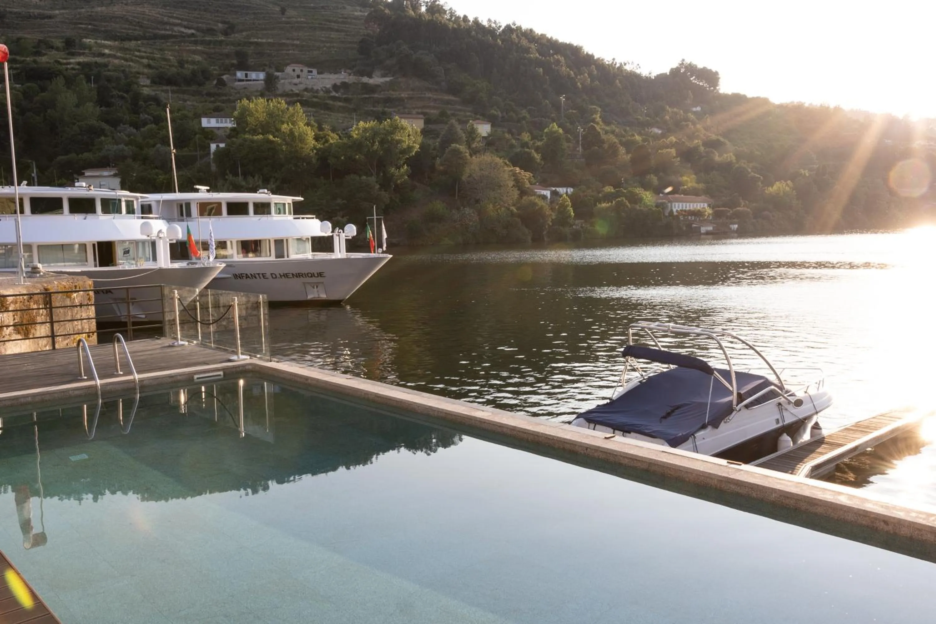 Day in Douro Hotel Porto Antigo