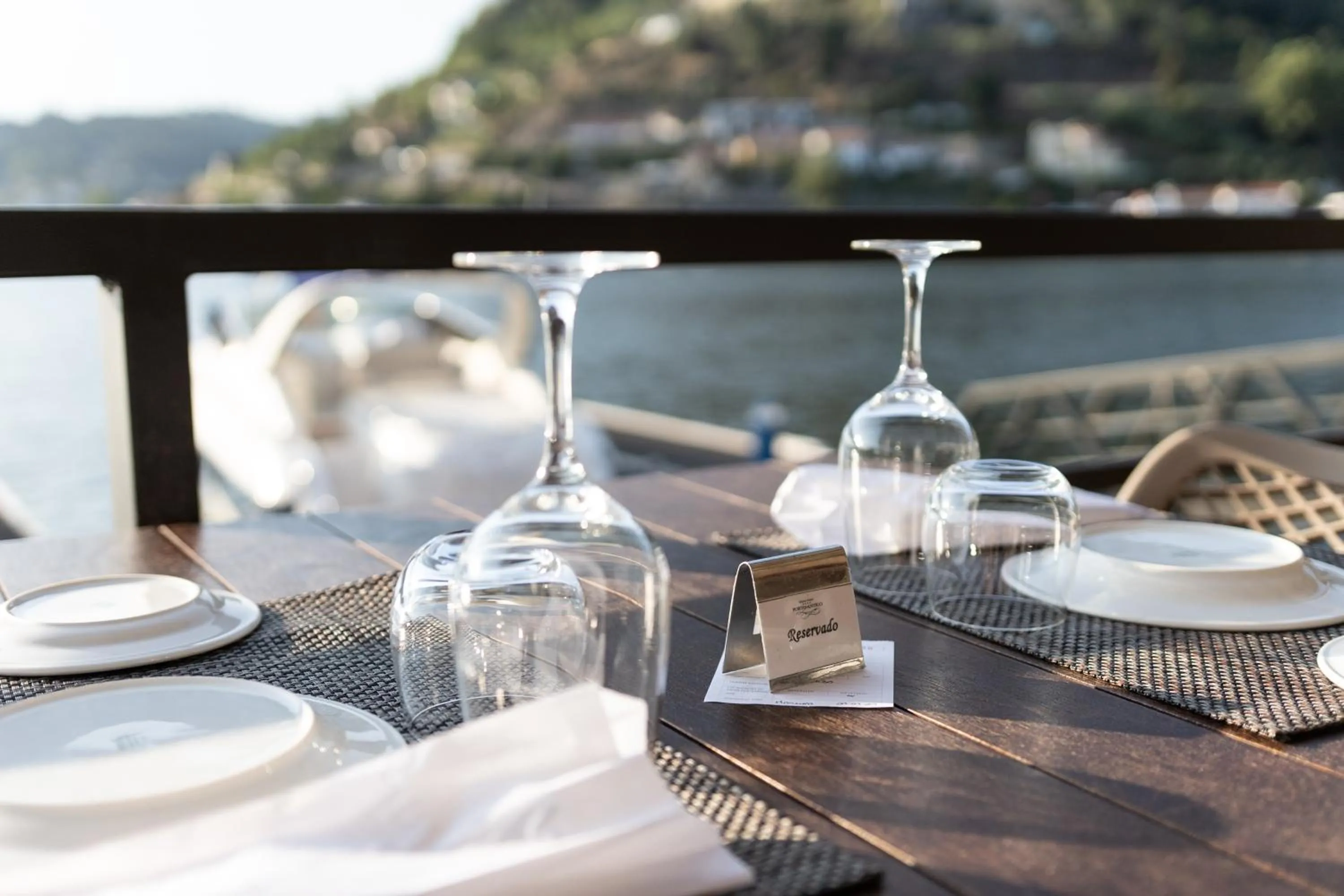 Restaurant/places to eat in Douro Hotel Porto Antigo