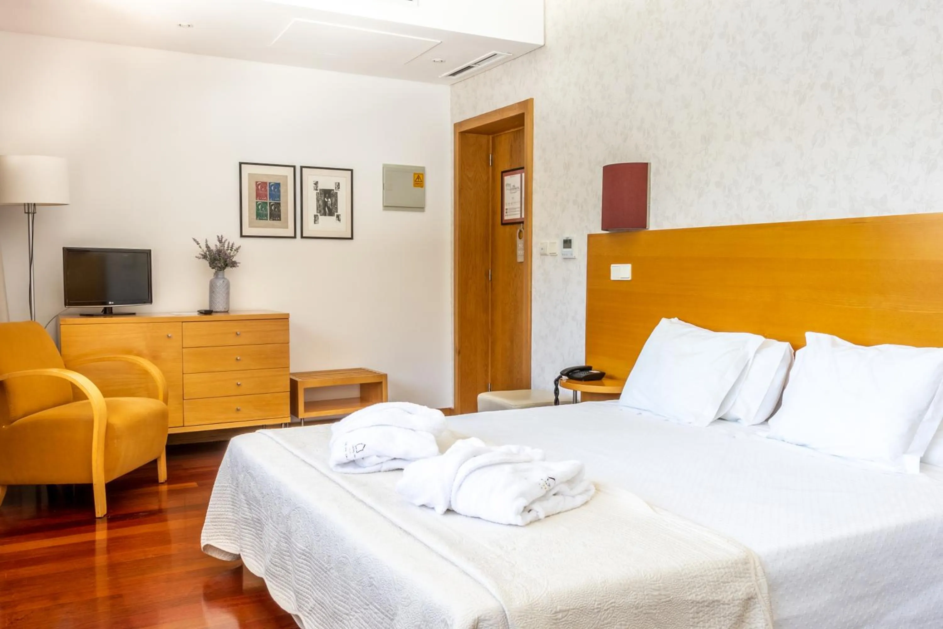 Bed in Douro Hotel Porto Antigo