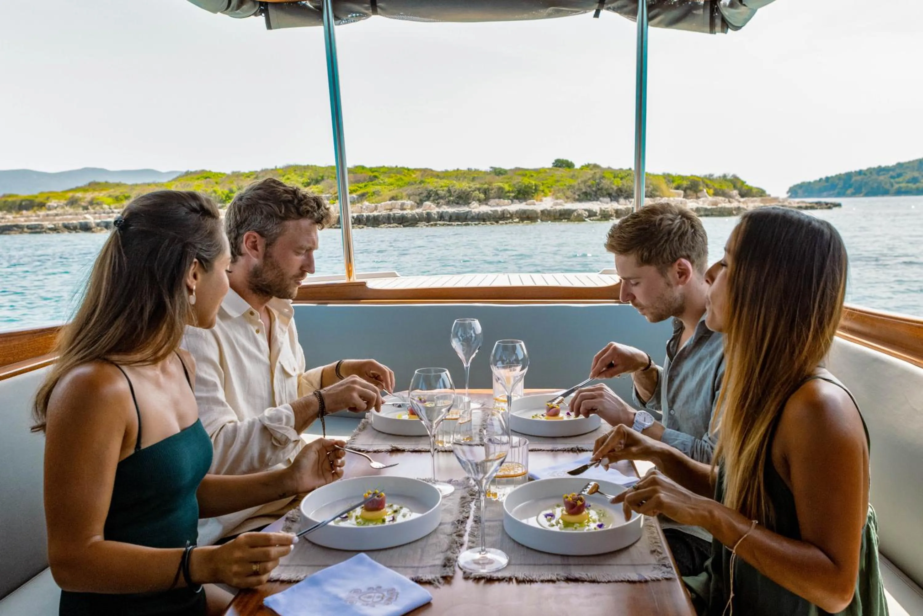 Day in Lesic Dimitri Palace