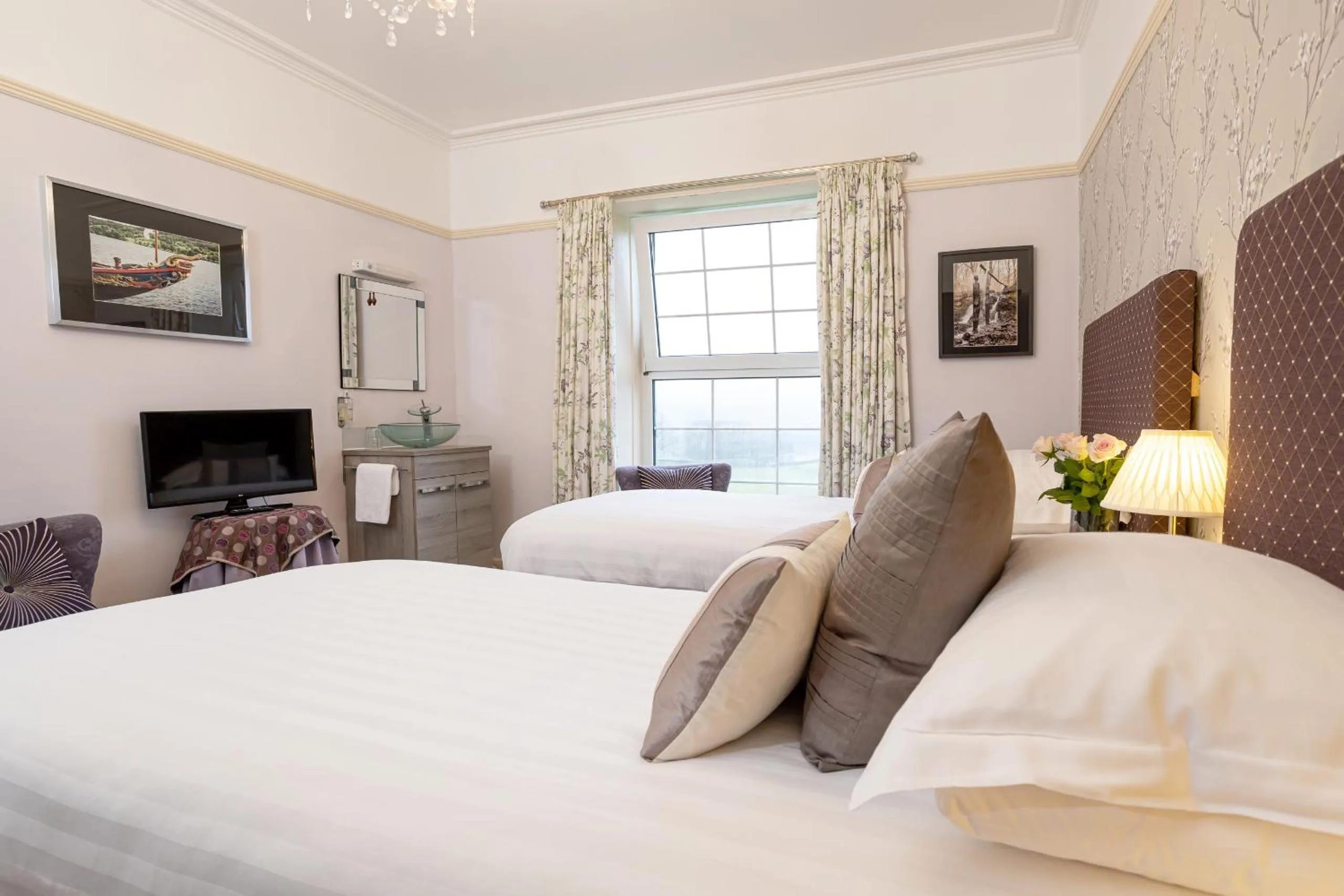 Lake view, Bed in Ees Wyke Country House