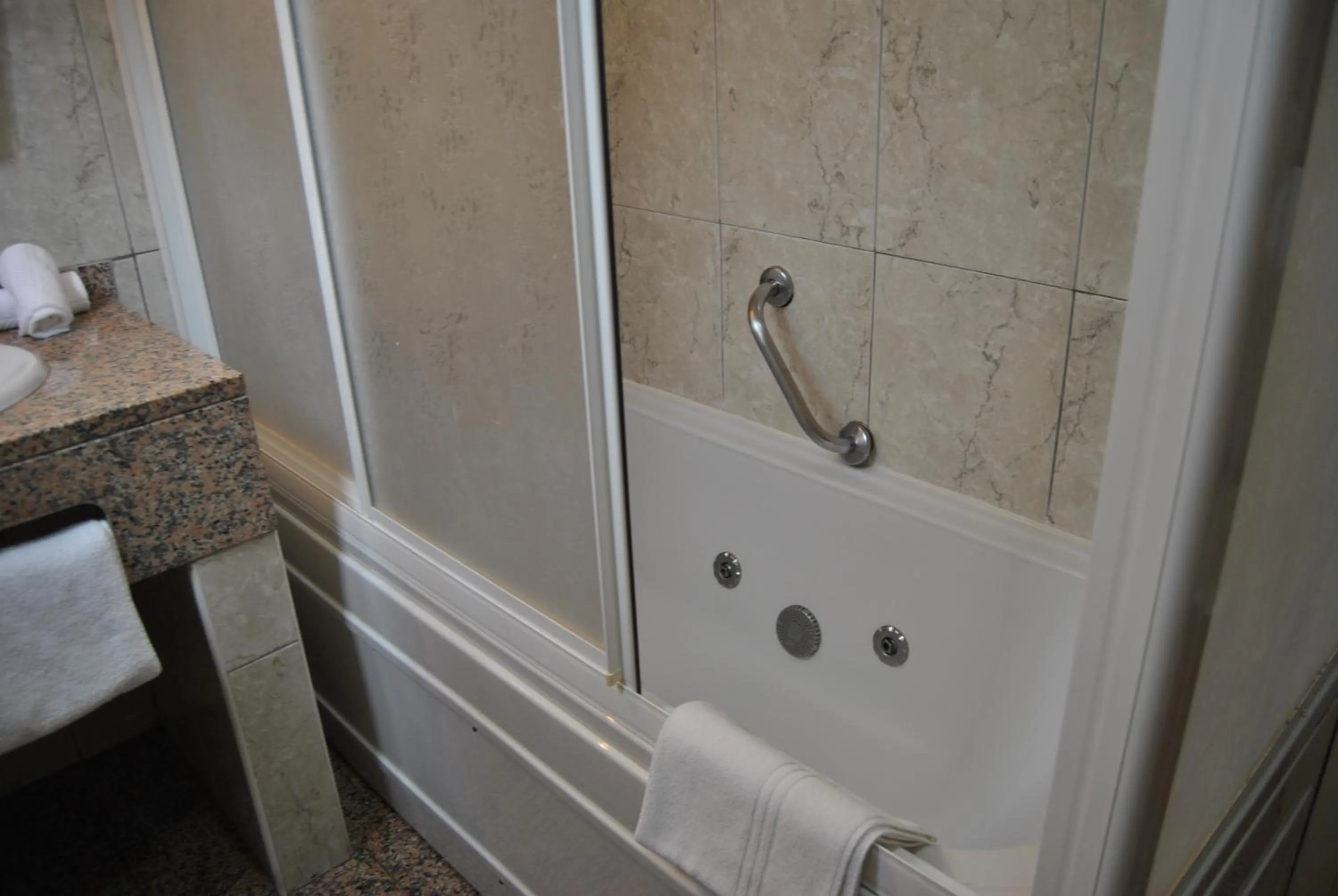 Bathroom in Hotel Peninsular- Porto