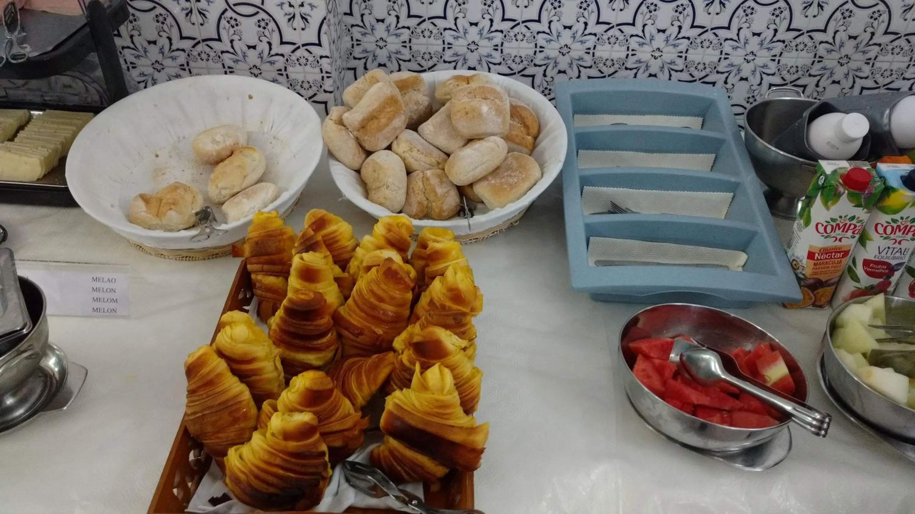 Breakfast in Hotel Peninsular- Porto