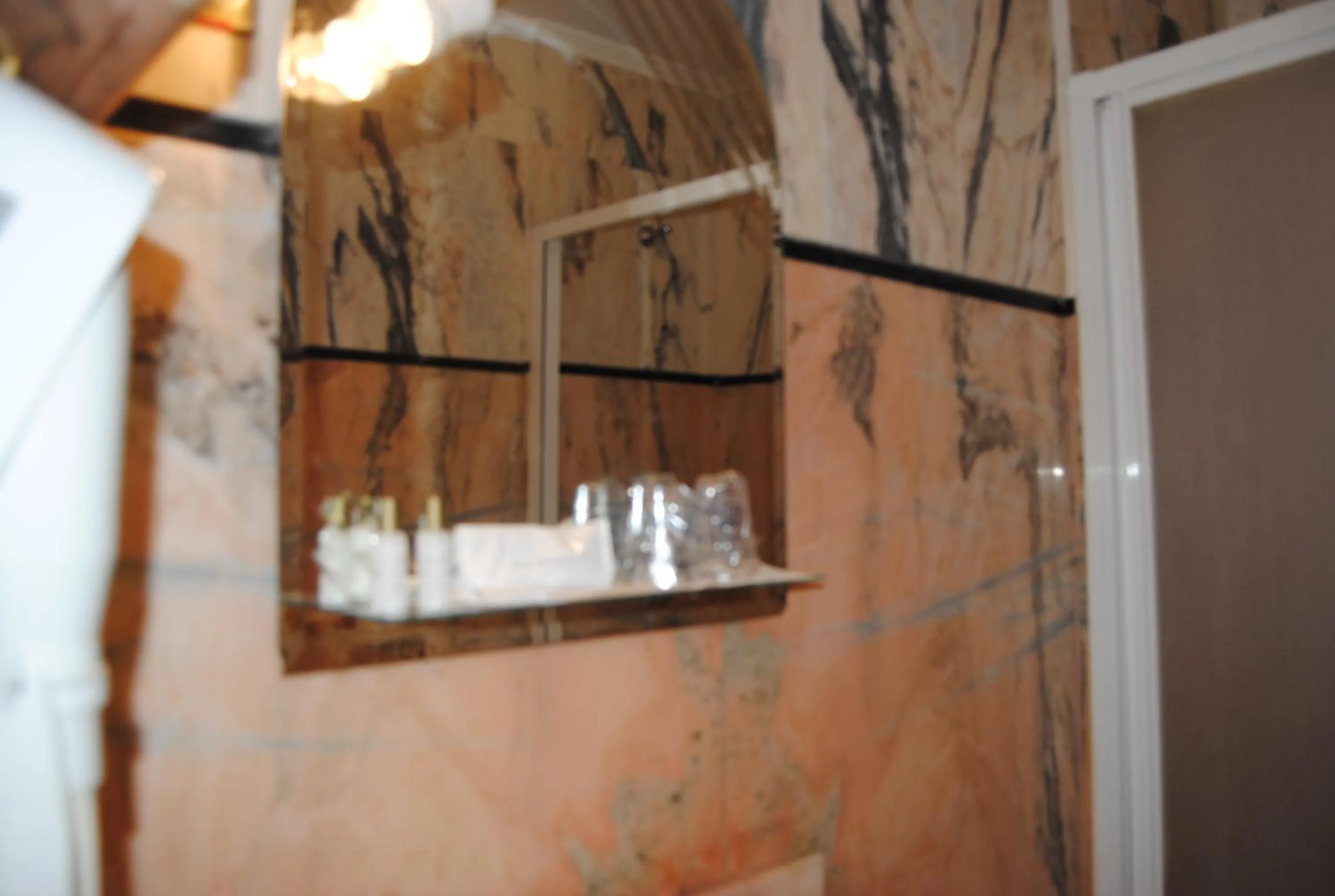 Bathroom in Hotel Peninsular- Porto