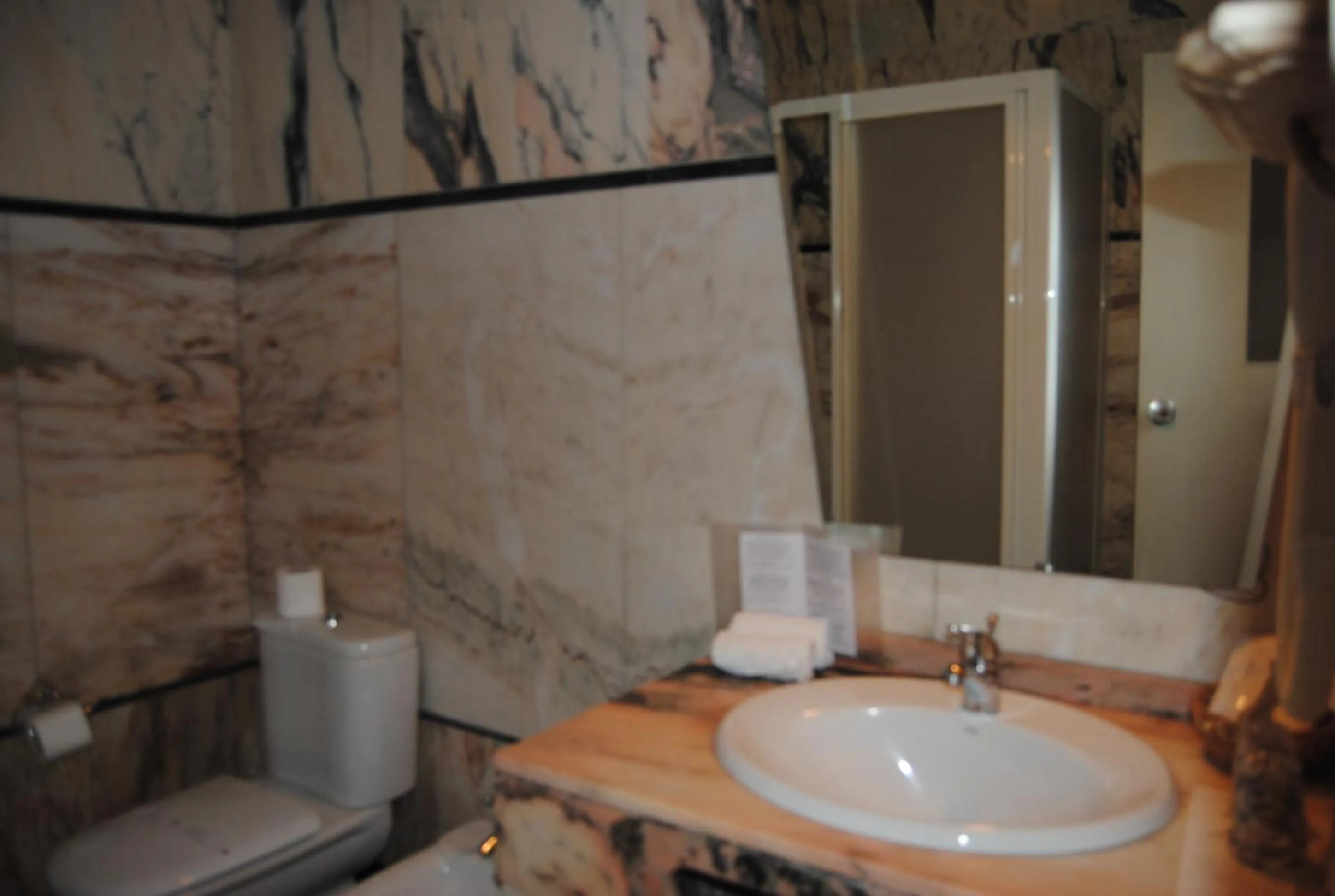 Bathroom in Hotel Peninsular- Porto