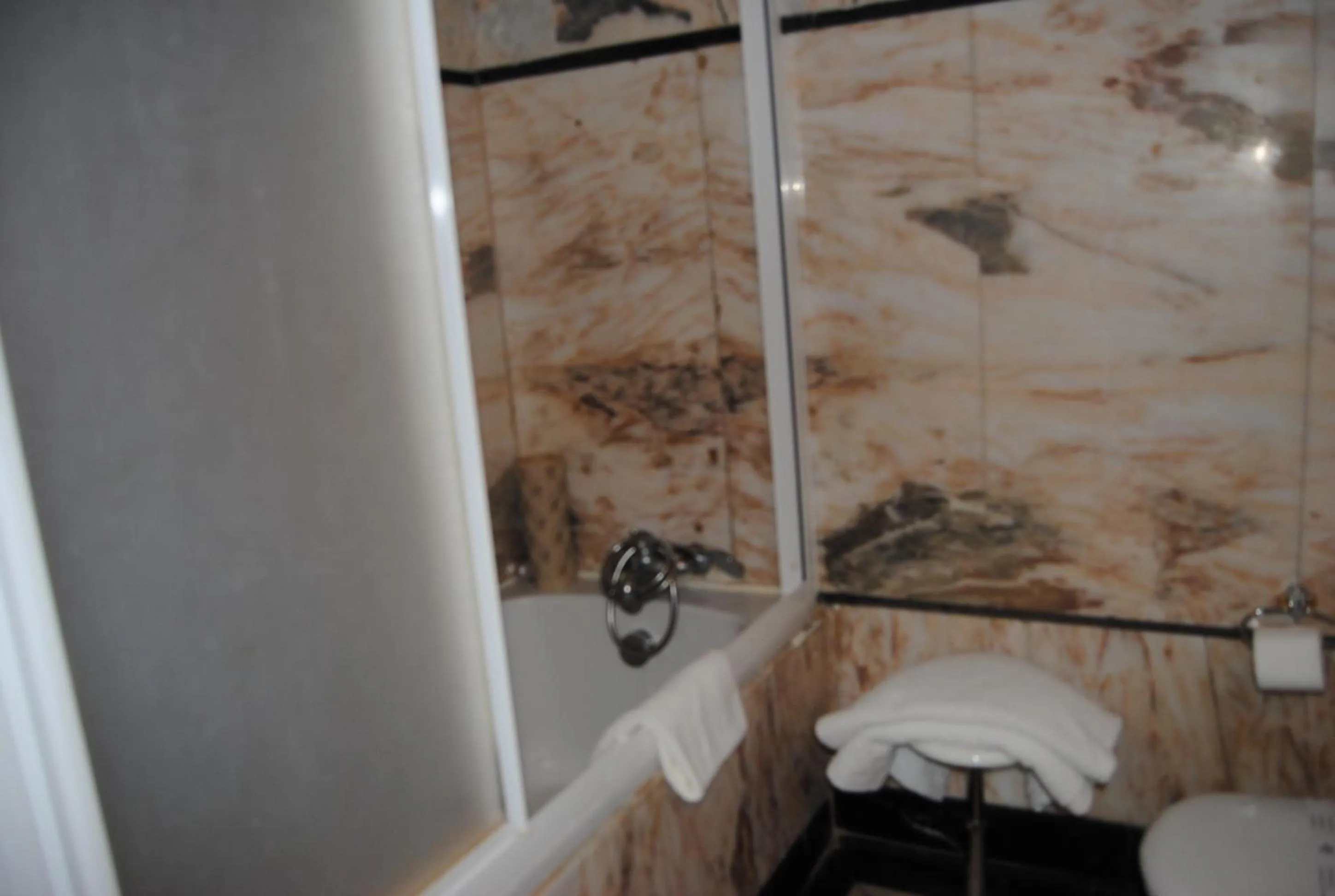 Bathroom in Hotel Peninsular- Porto