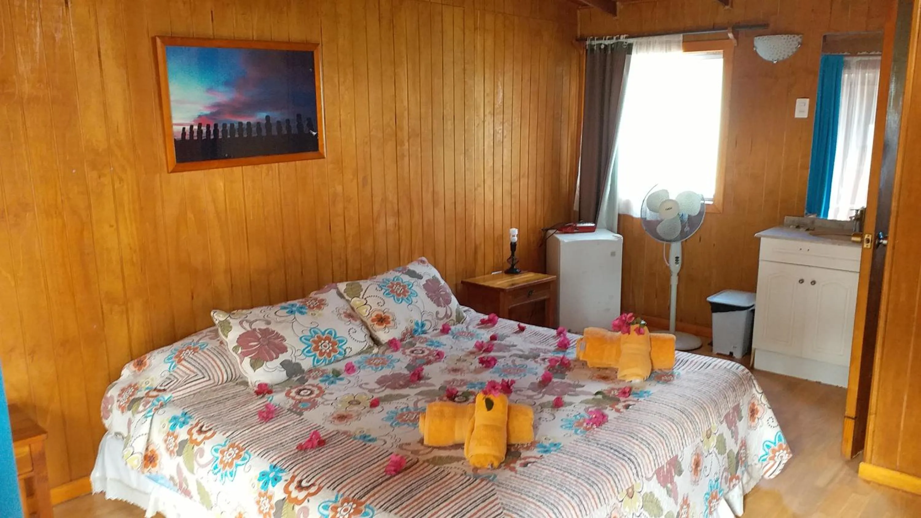 Bed in Kaimana Inn Rapa Nui