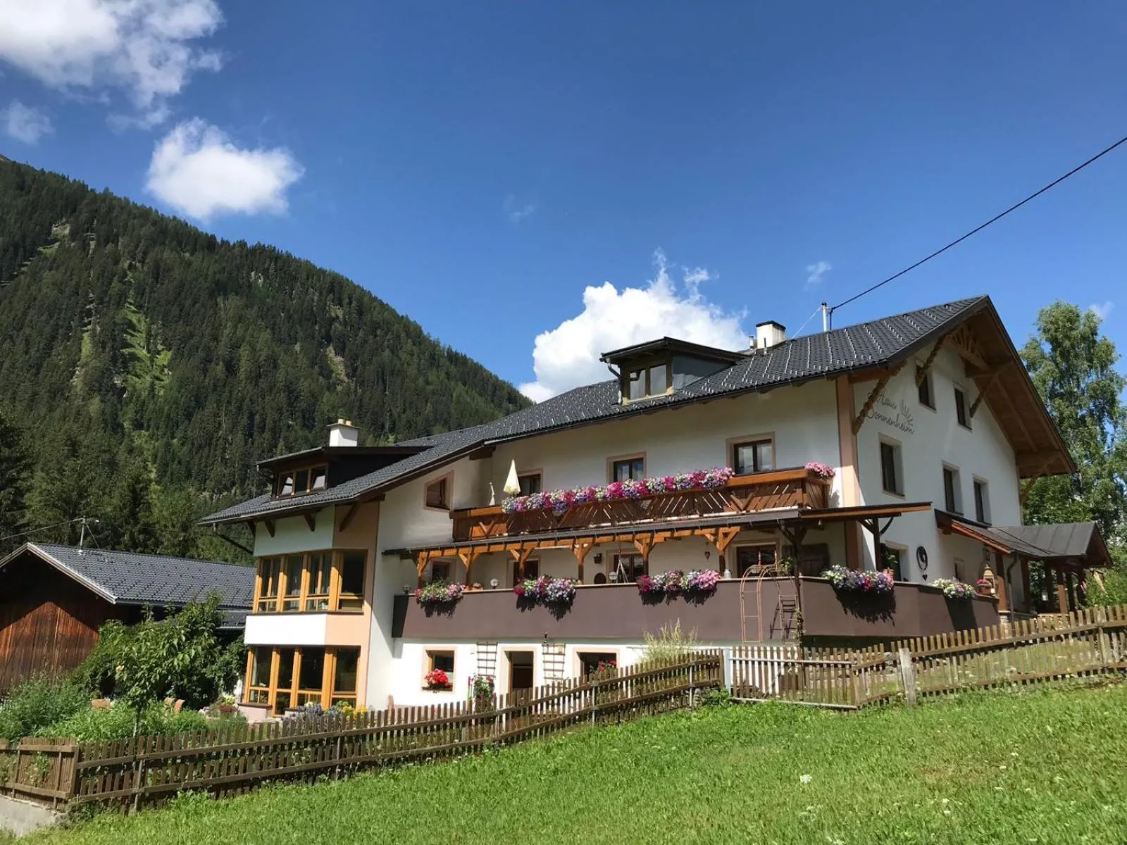 Property building in Apart Sonnenheim