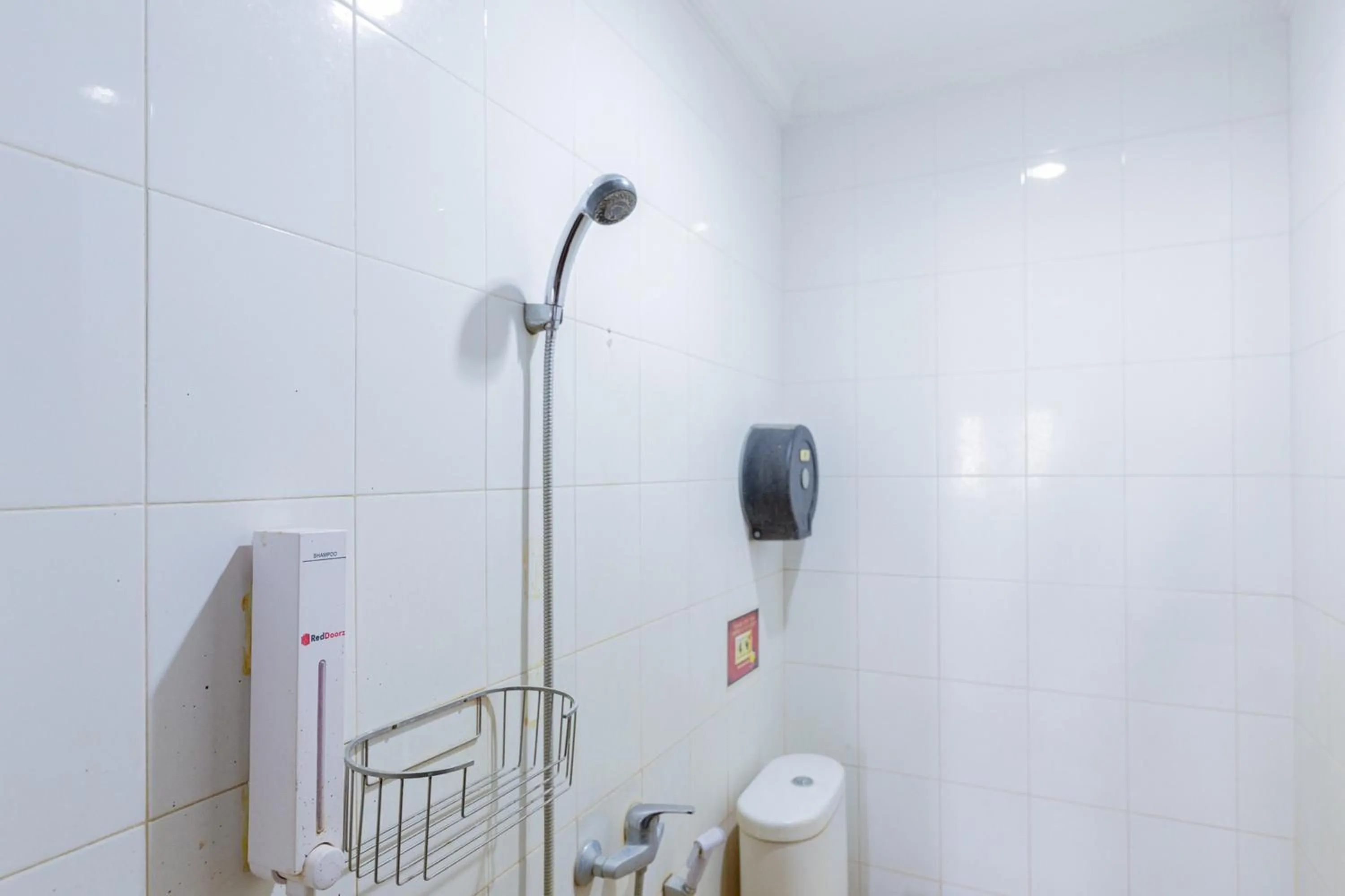 Bathroom in RedDoorz @ Urip Sumoharjo