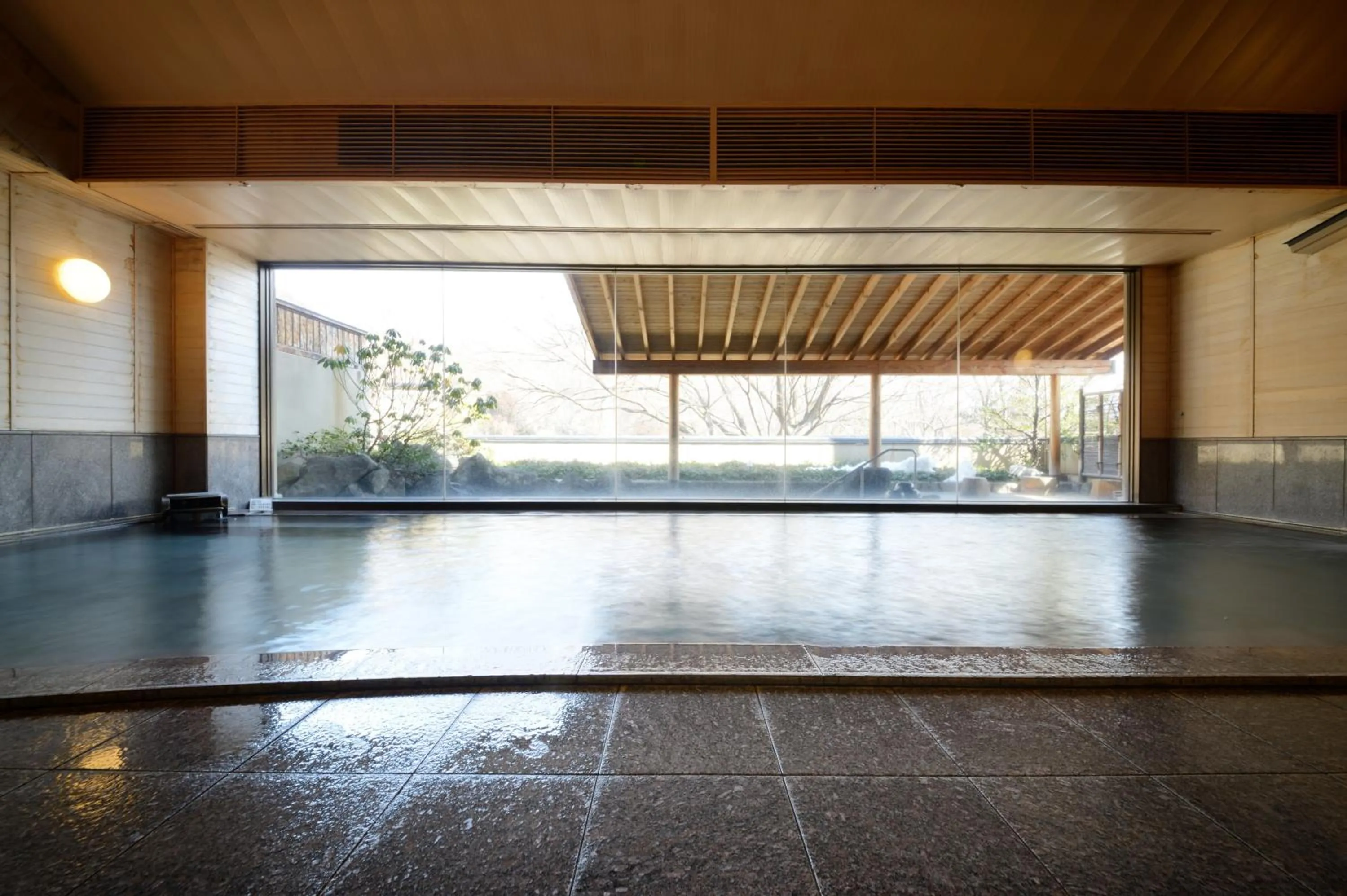 Hot Spring Bath in Iizaka Onsen Surikamitei Ohtori