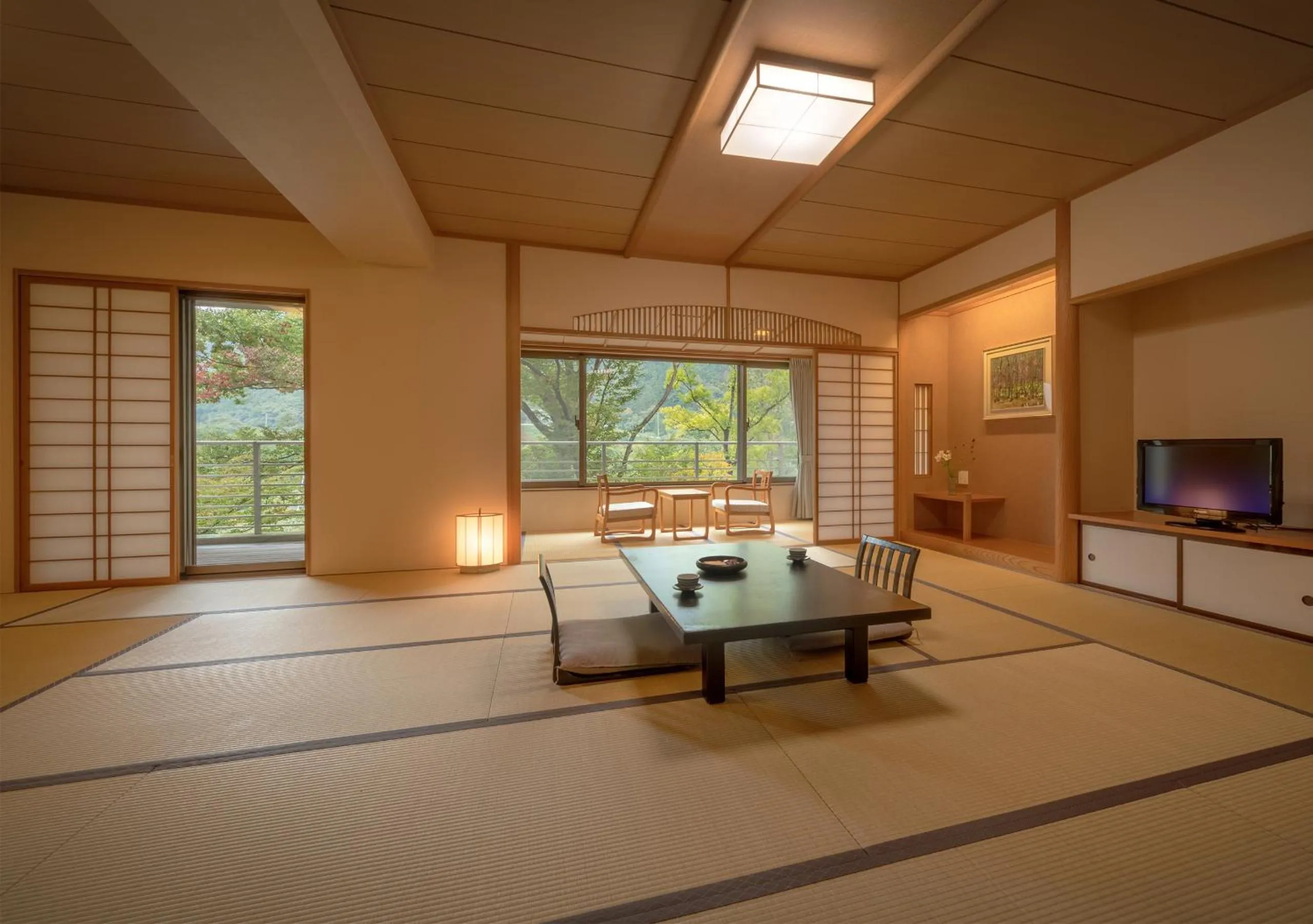 Photo of the whole room in Iizaka Onsen Surikamitei Ohtori