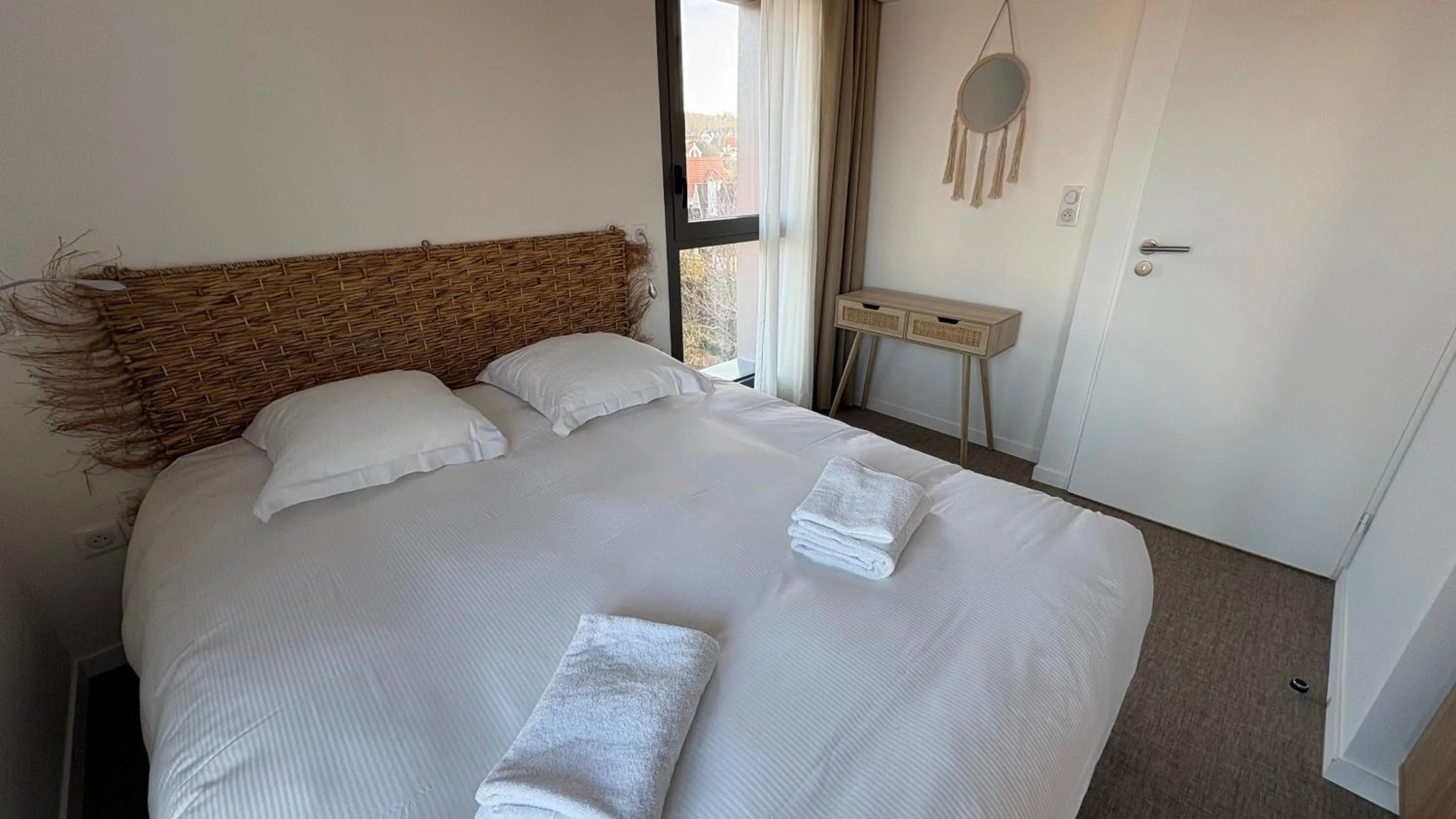 Bed in Logis- Hôtel de la Baie de Wissant & Appartements