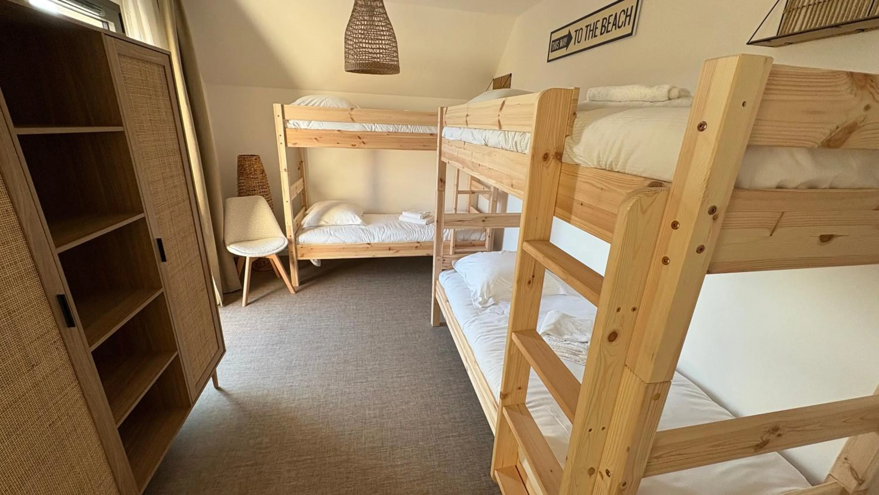 Bed in Logis- Hôtel de la Baie de Wissant & Appartements