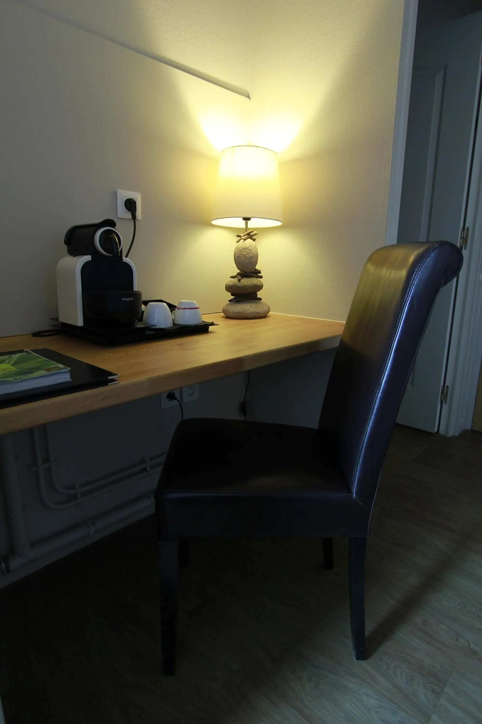 Food and drinks in Logis- Hôtel de la Baie de Wissant & Appartements