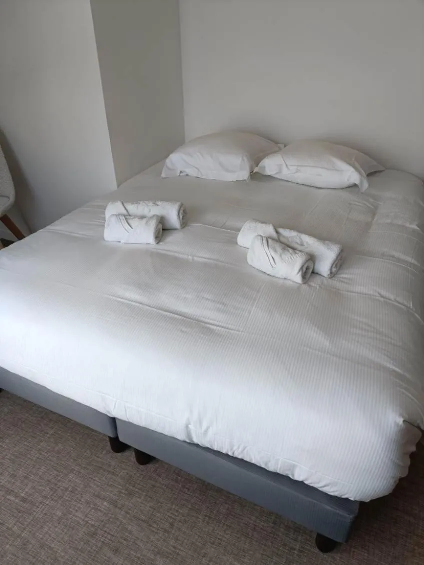 Bed in Logis- Hôtel de la Baie de Wissant & Appartements