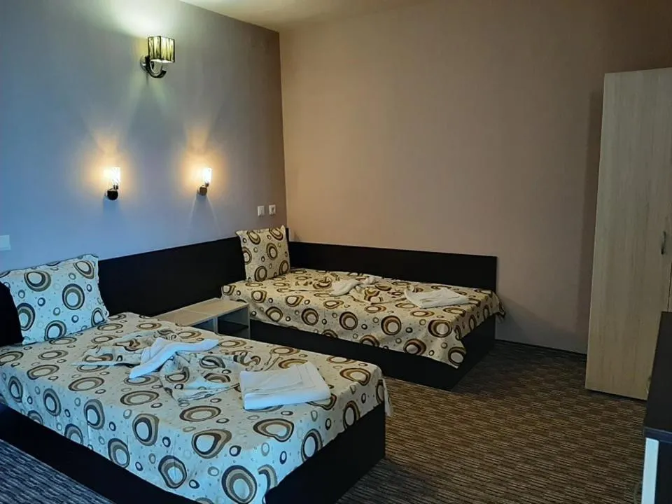 Bed in Hotel Silver - All Inclusive, Free parking