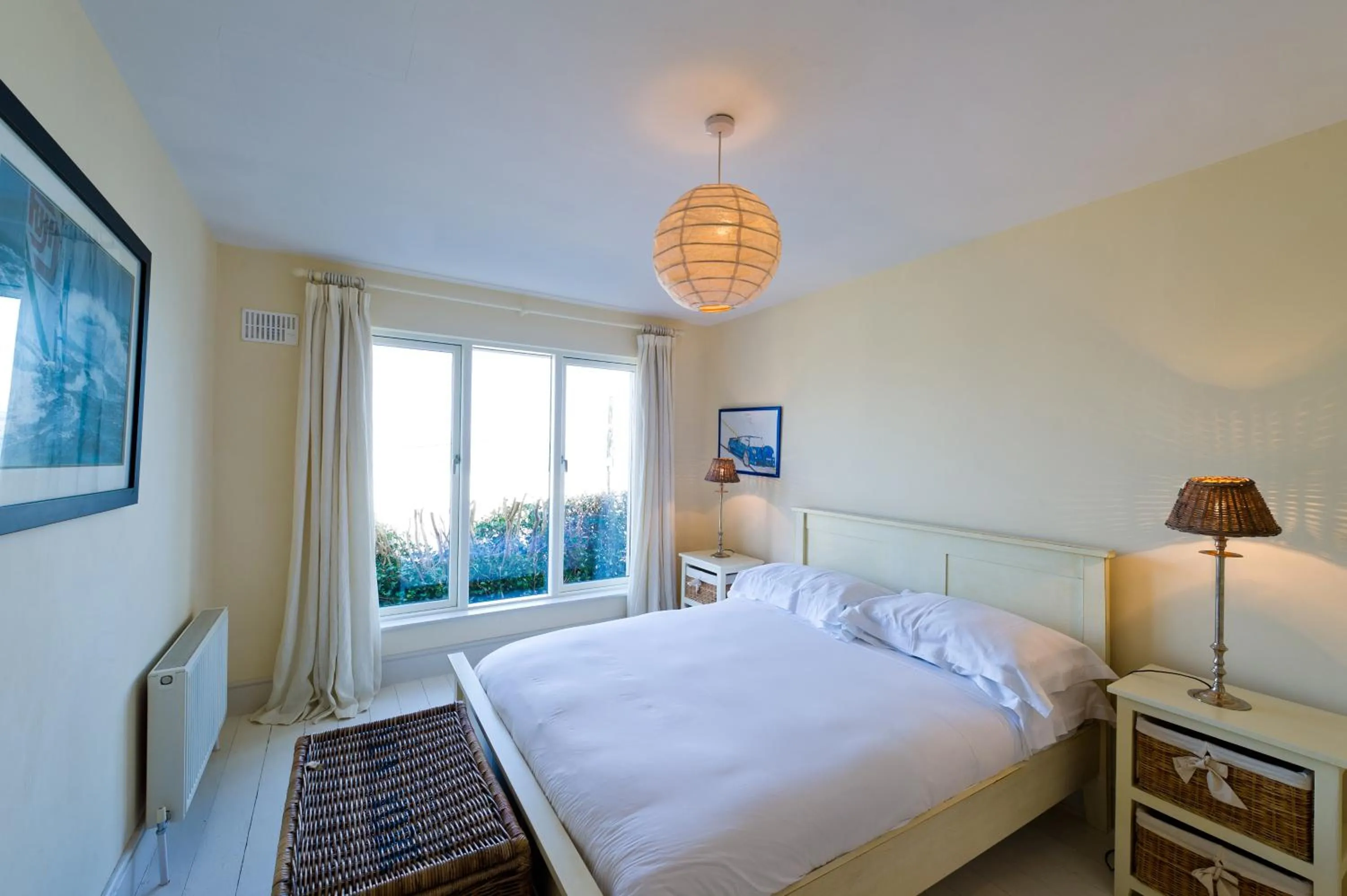 Bedroom, Bed in Cliff House Hotel