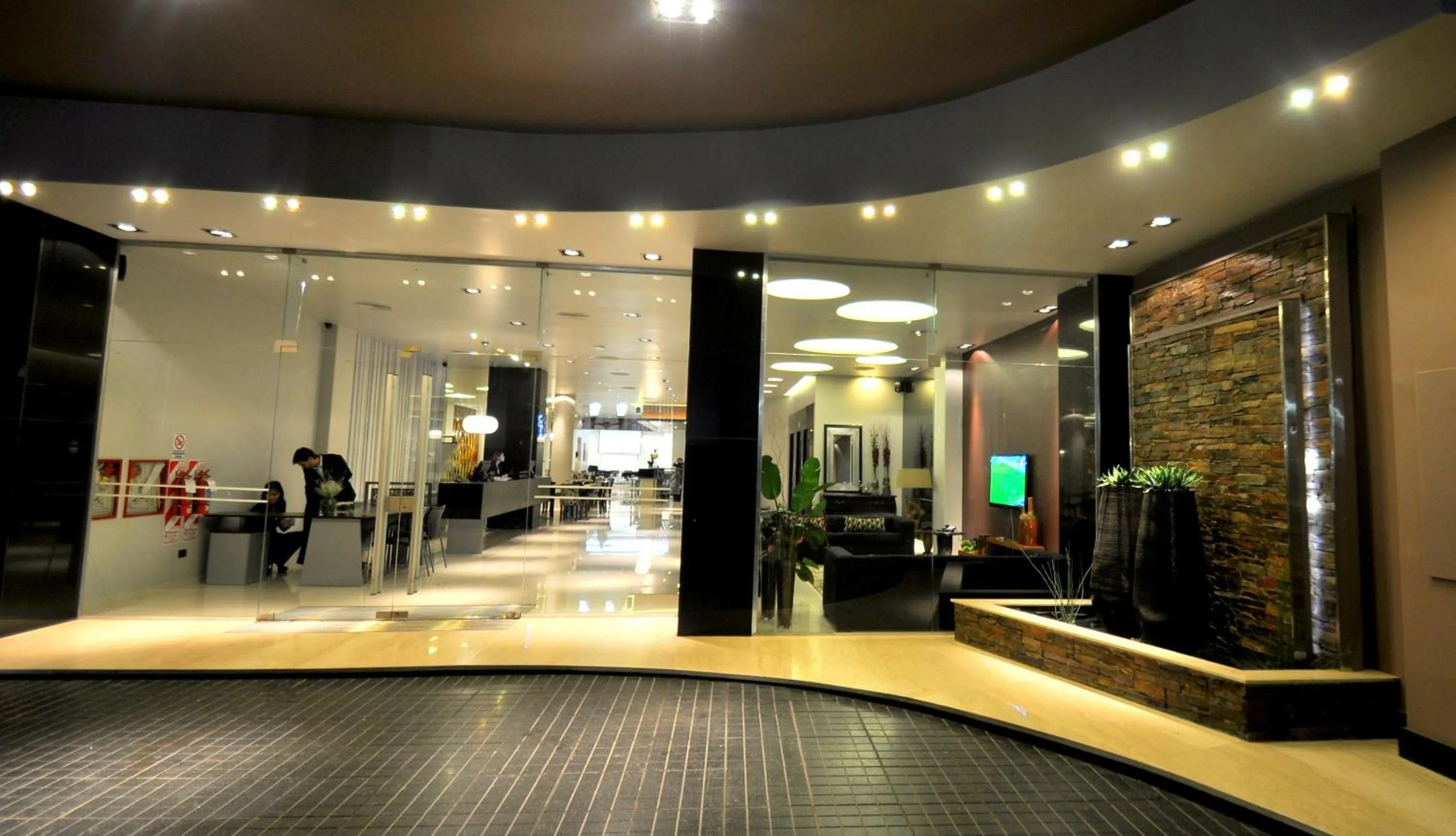 Lobby or reception in Hotel Bicentenario Suites & Spa