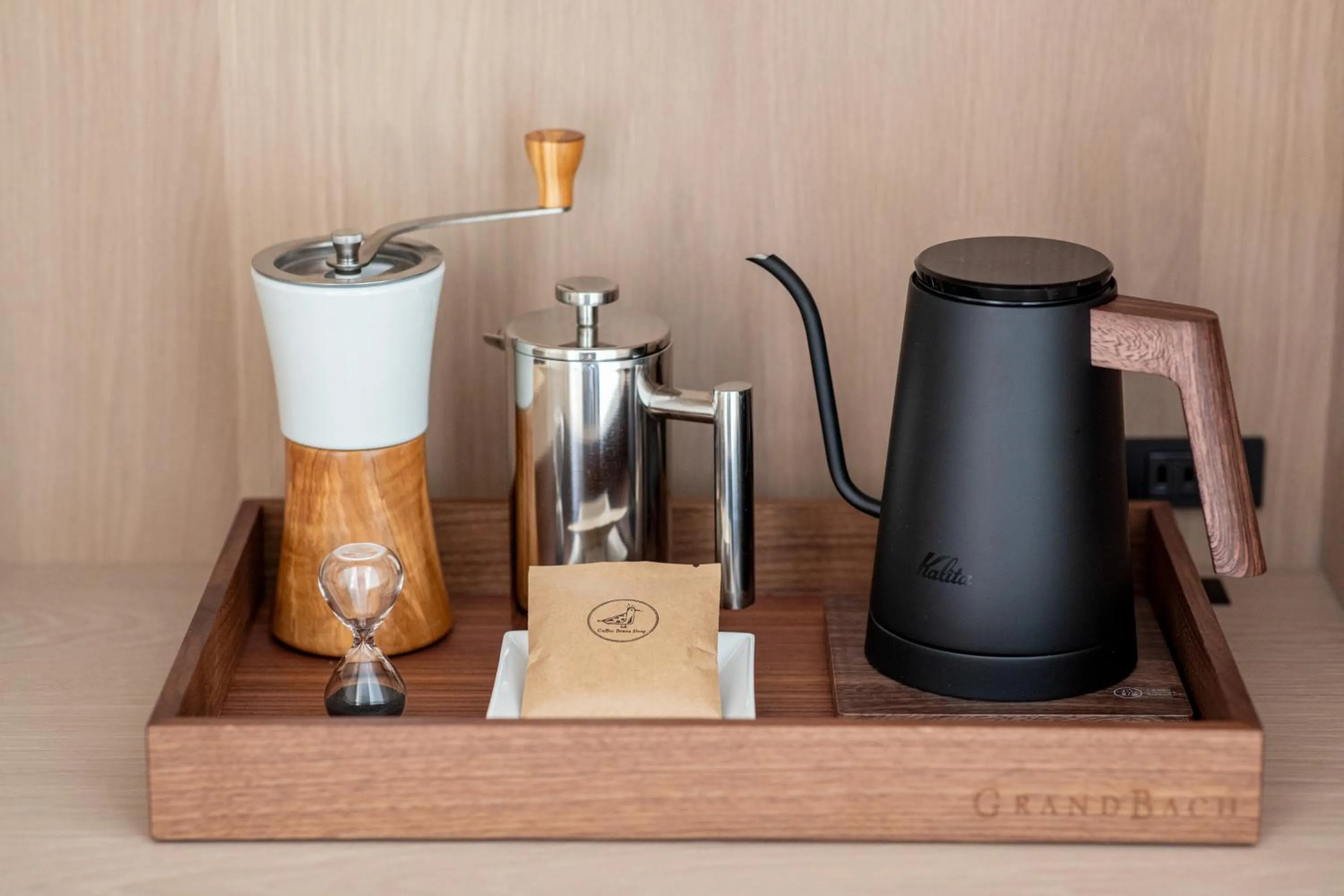 Coffee/tea facilities in Hotel Grand Bach Atami Crescendo