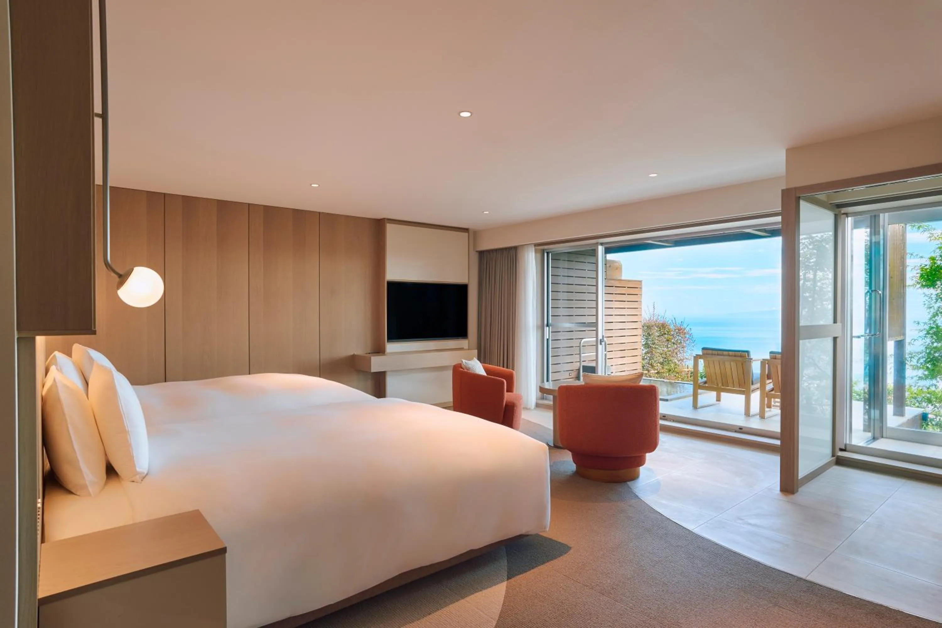 Photo of the whole room, Bed in Hotel Grand Bach Atami Crescendo