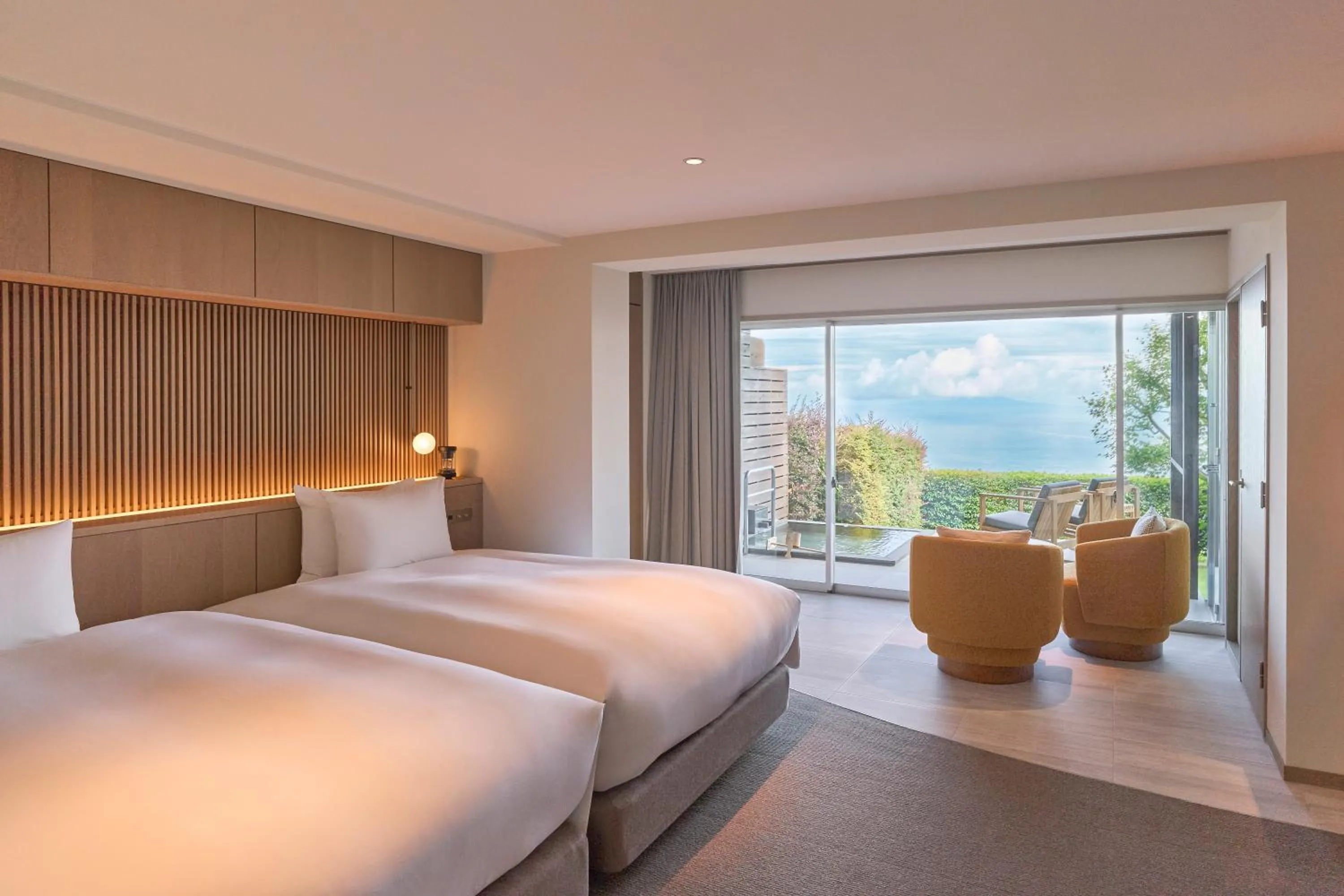 Photo of the whole room, Bed in Hotel Grand Bach Atami Crescendo