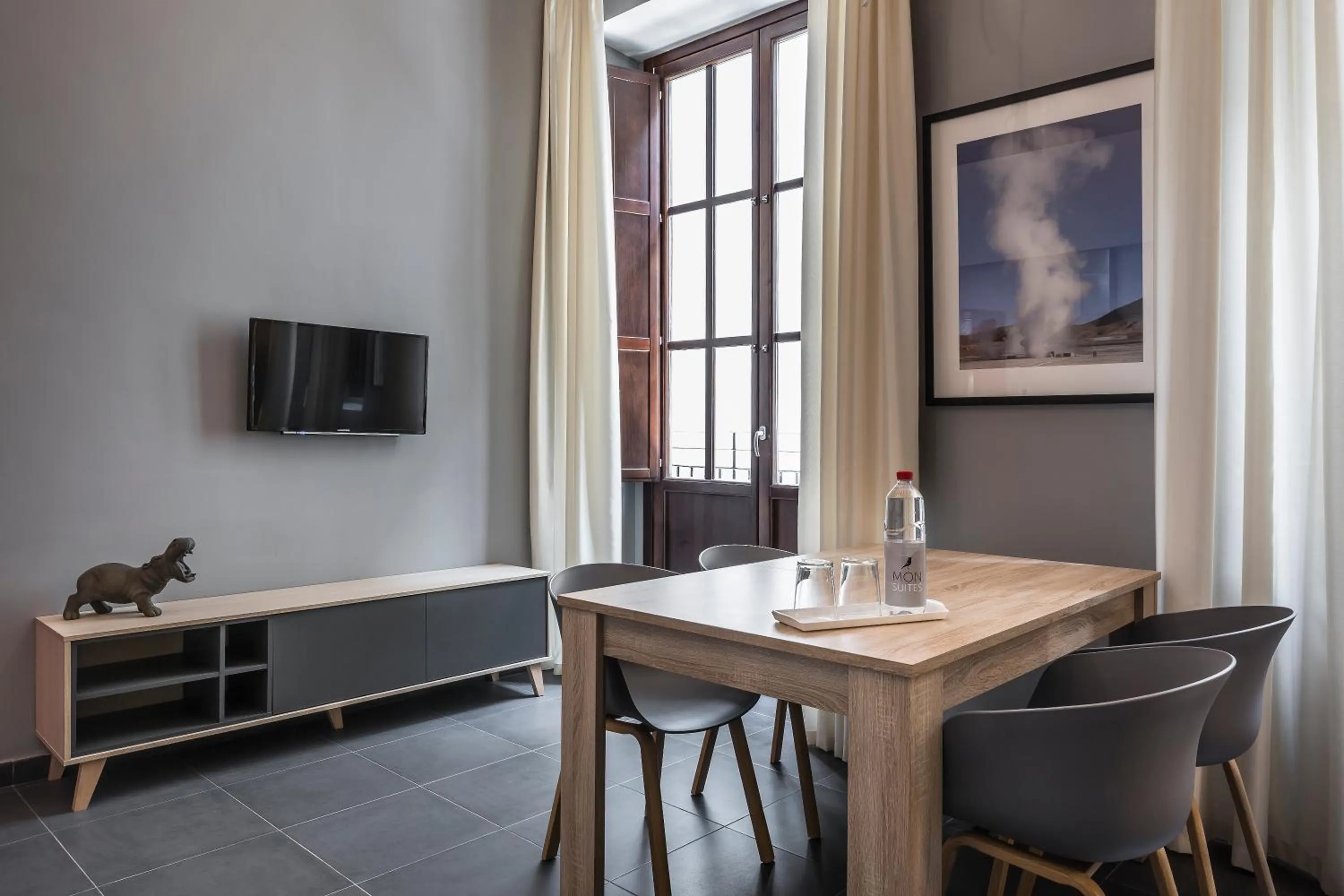 Dining area in Catalina Suites San Nicolas