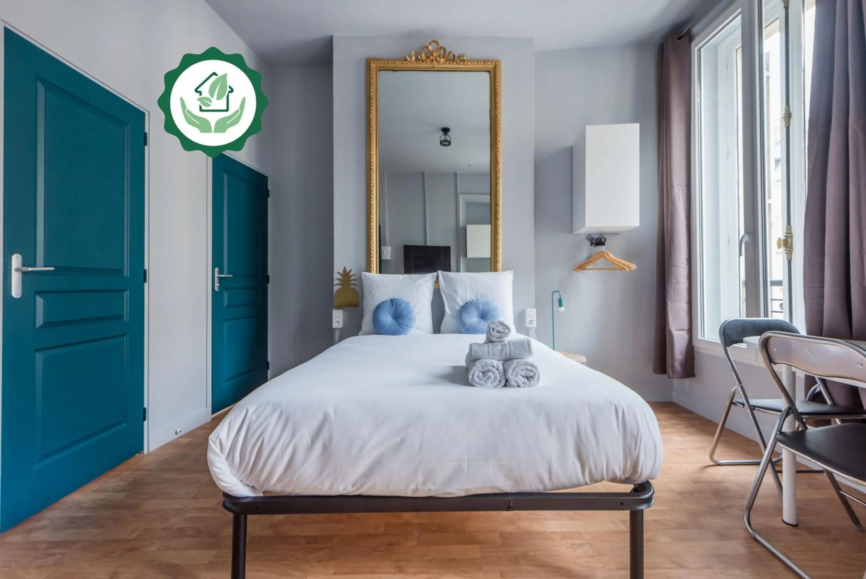 Living room, Bed in WS Saint-Lazare - Opera